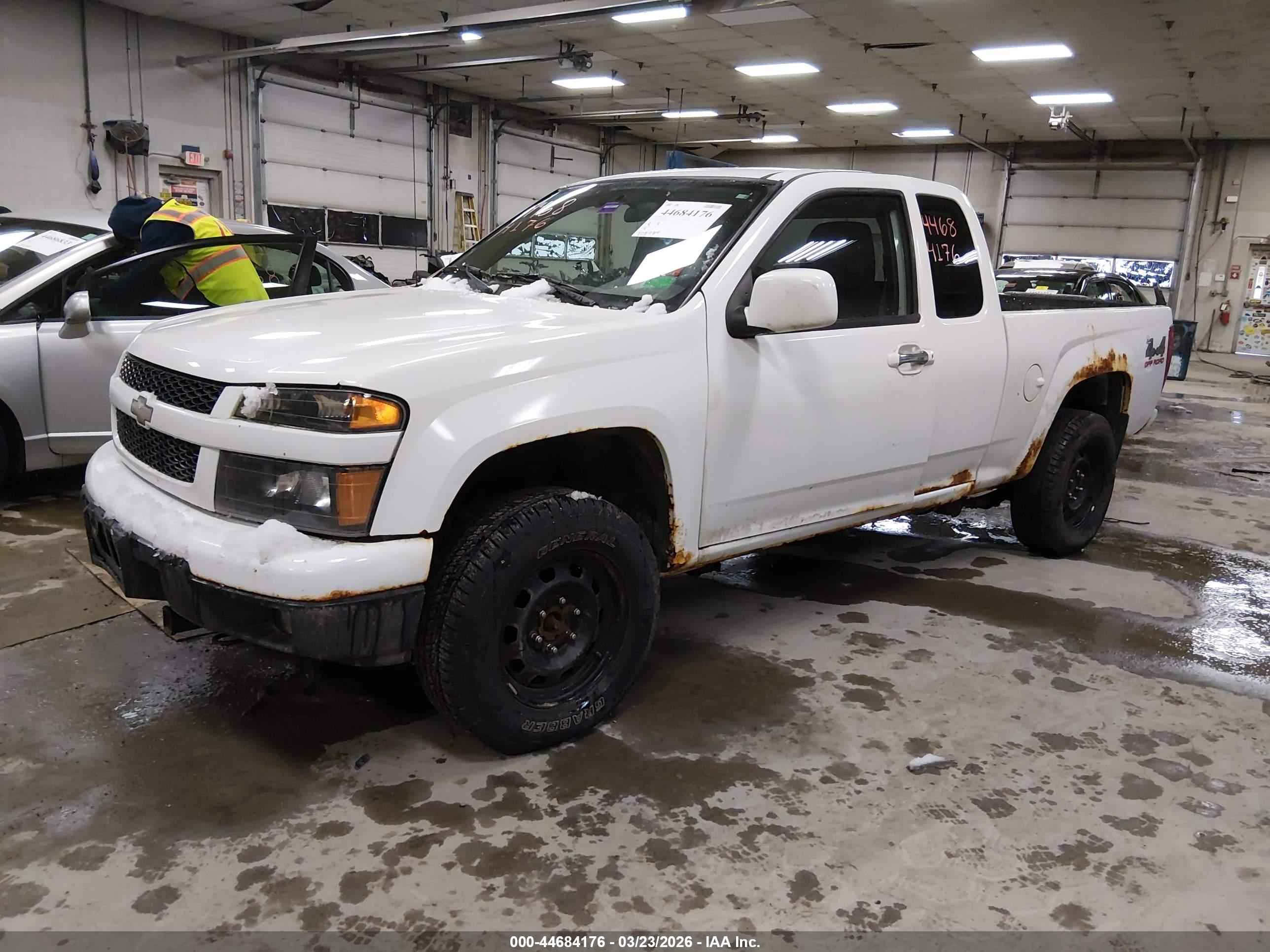 CHEVROLET COLORADO image 2