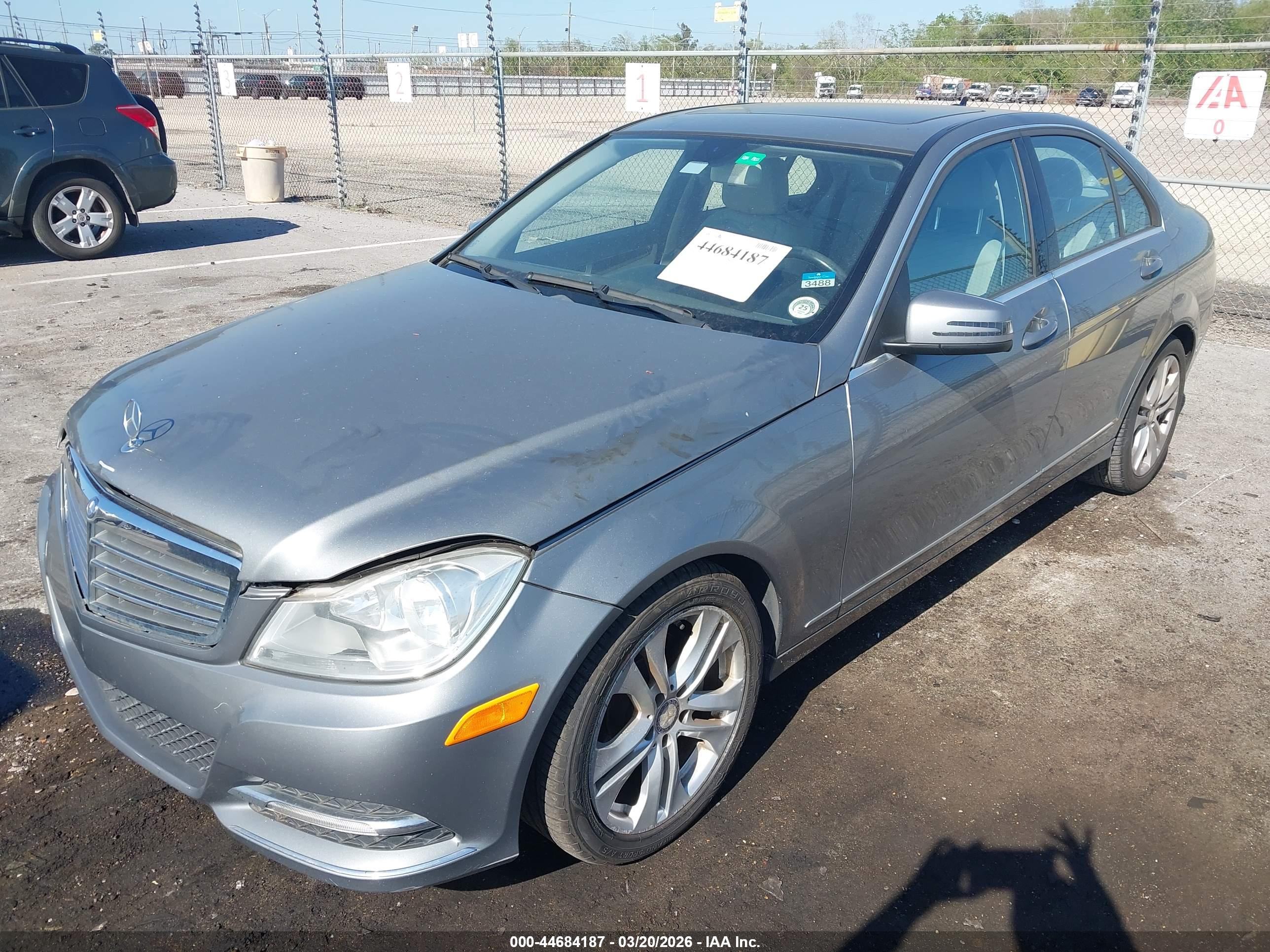 MERCEDES-BENZ C image 2