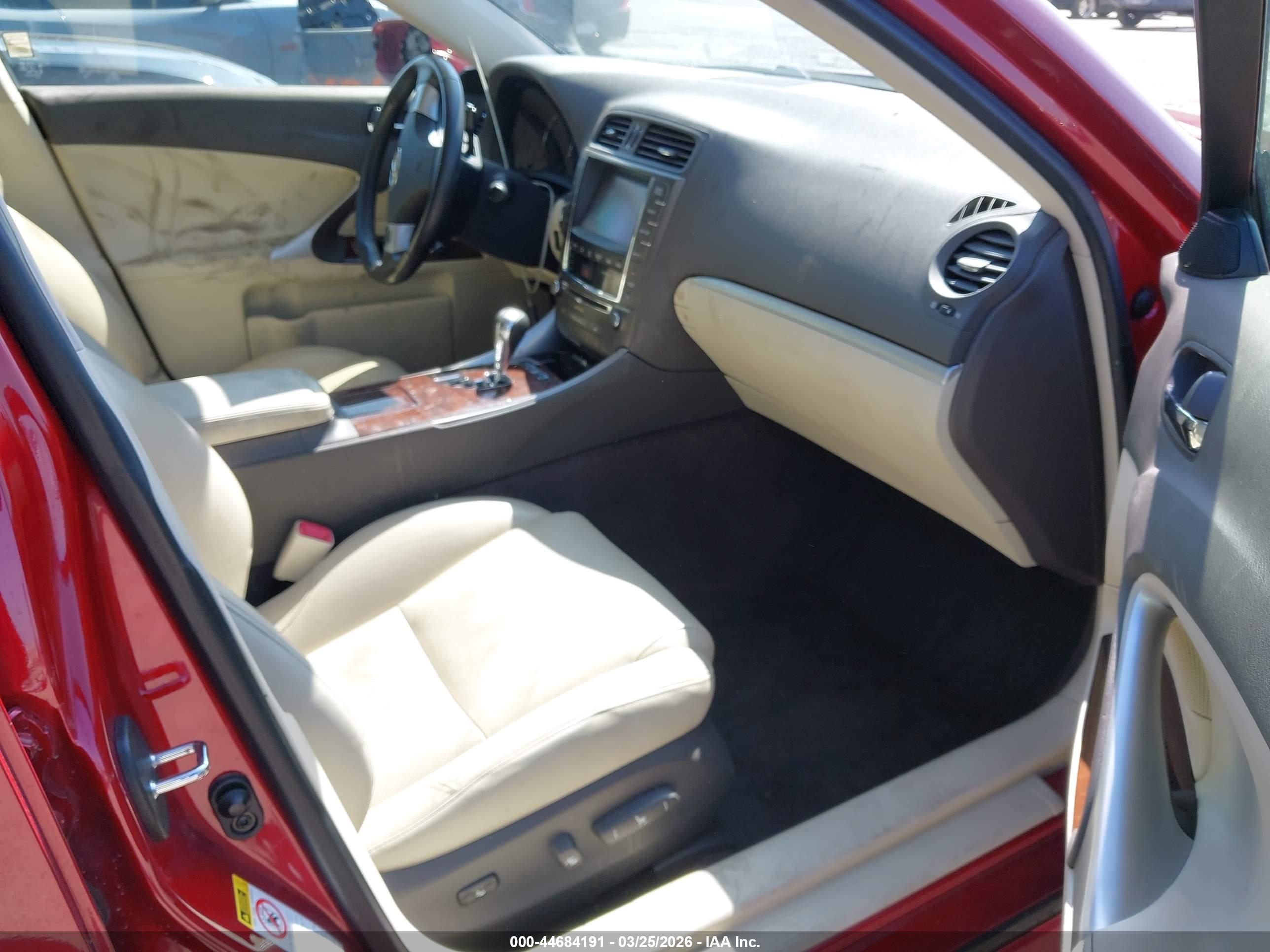 LEXUS IS image 5