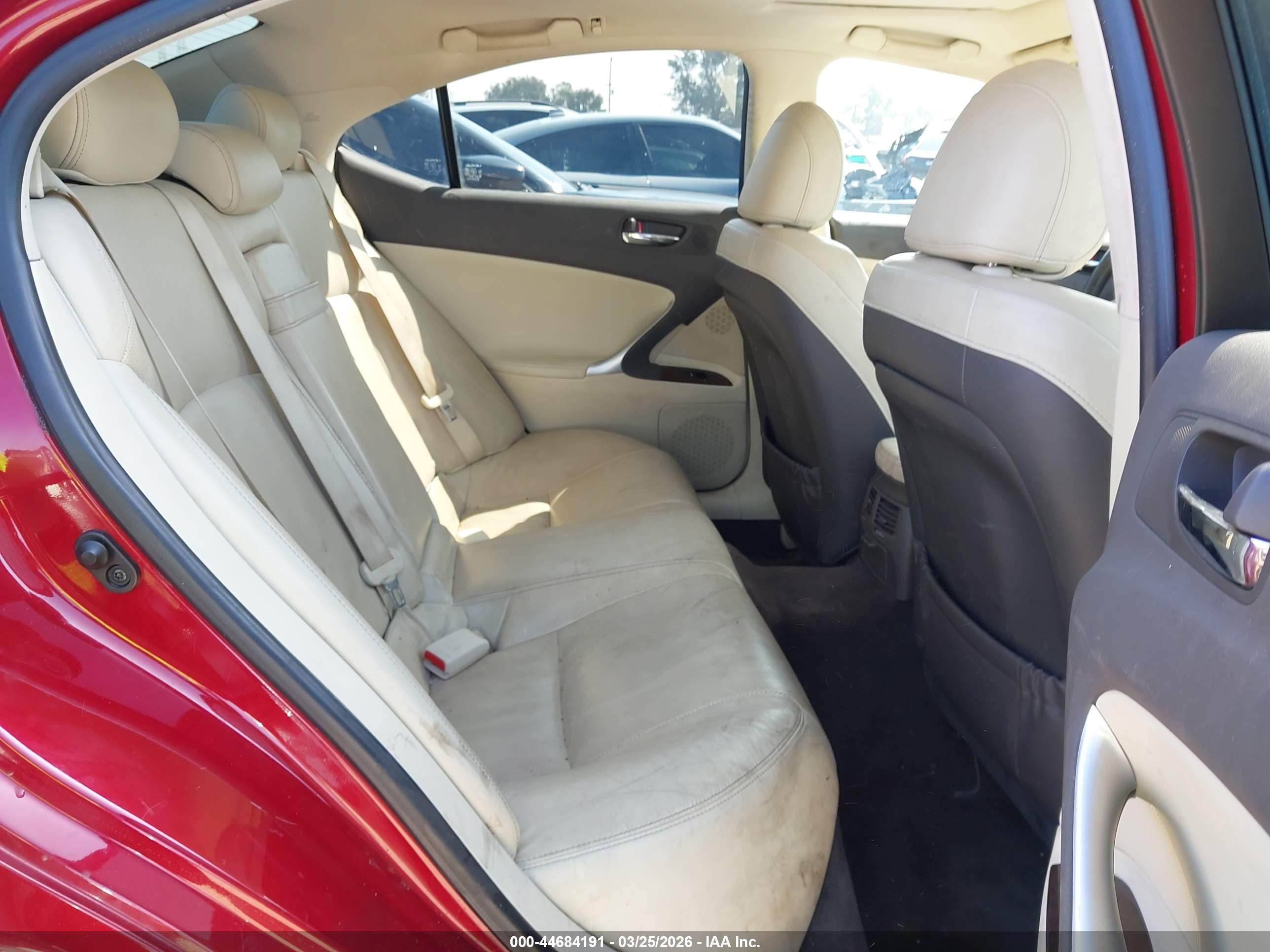 LEXUS IS image 8