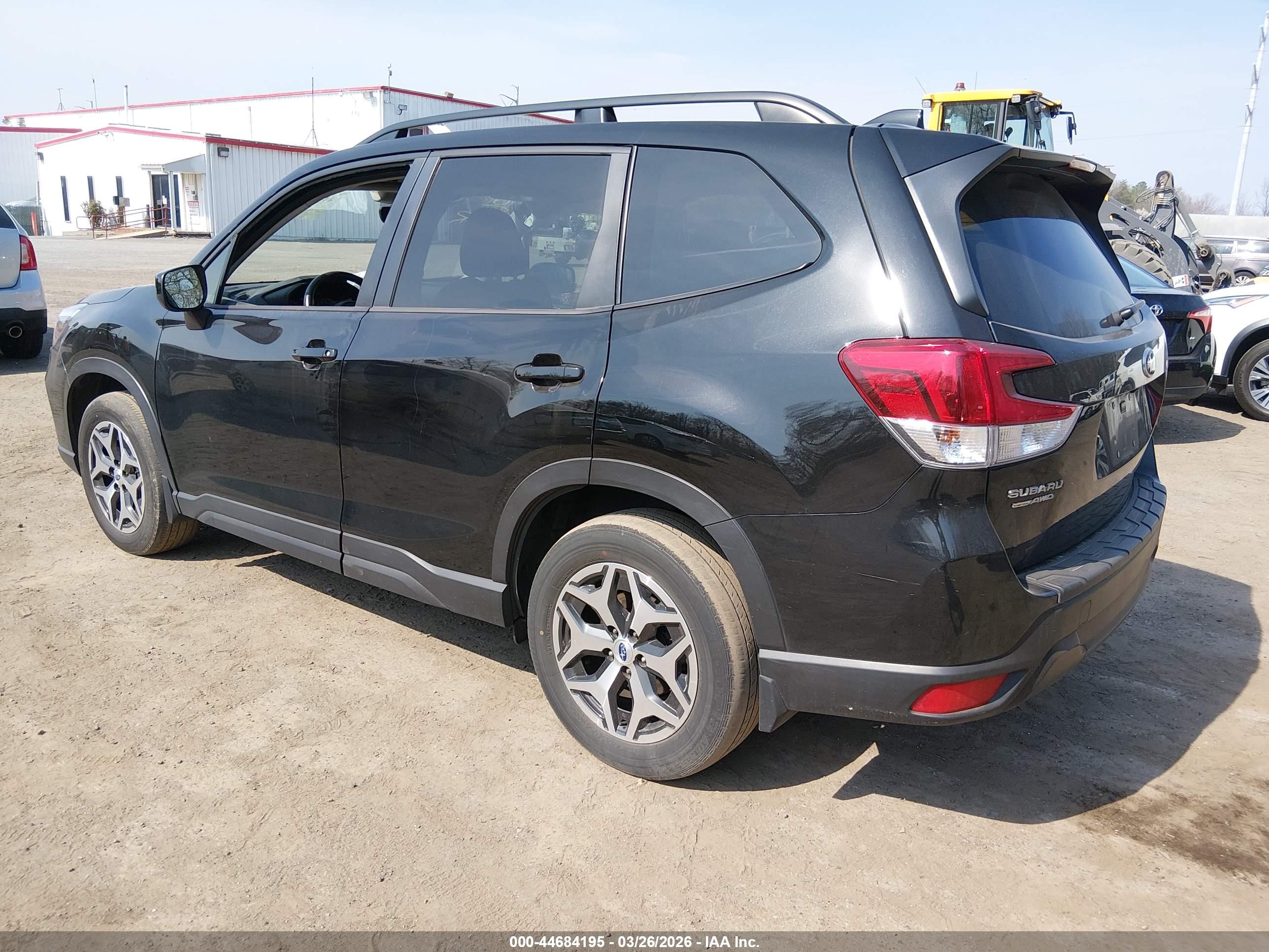 SUBARU FORESTER image 3