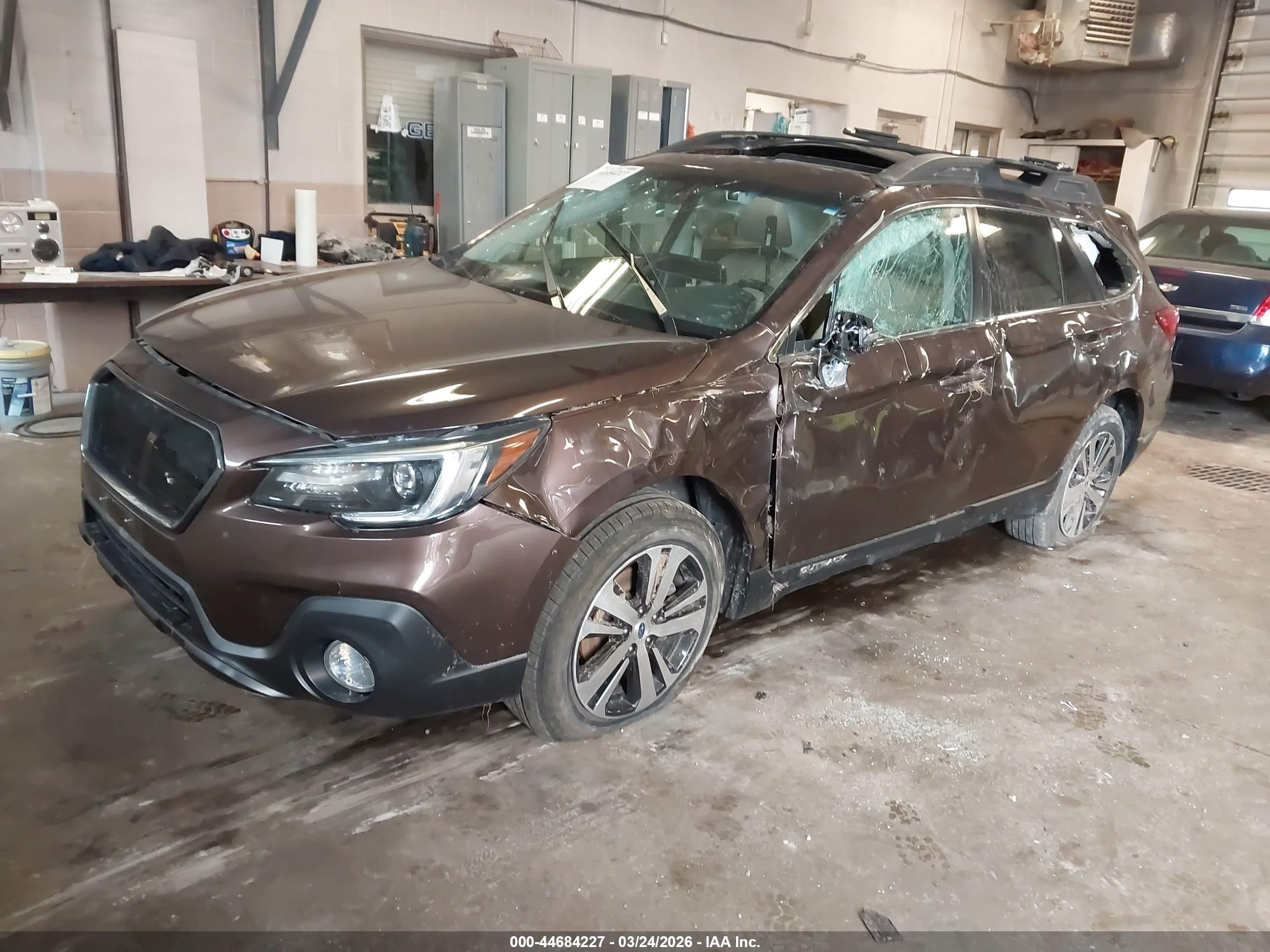 SUBARU OUTBACK image 2