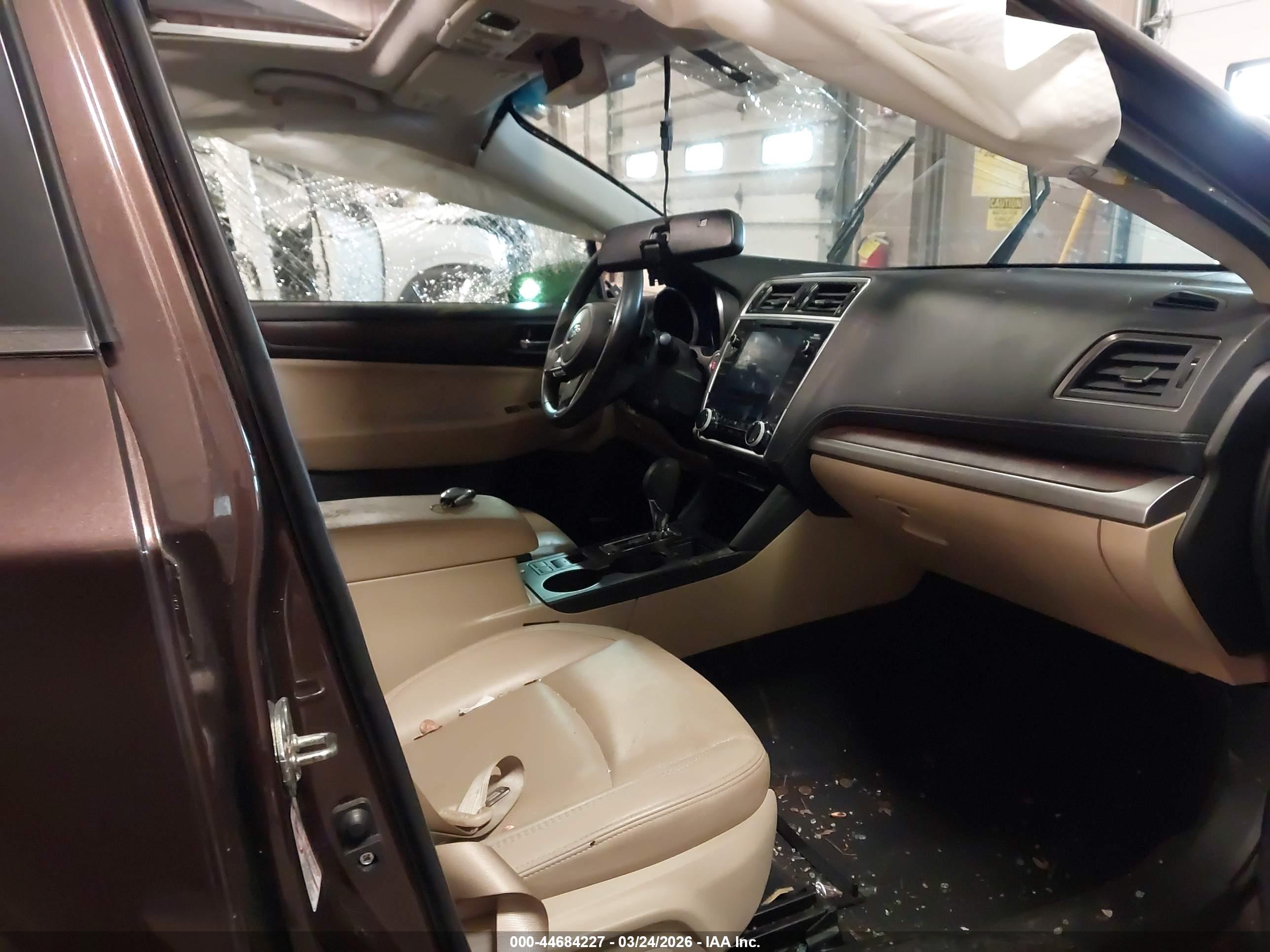 SUBARU OUTBACK image 5