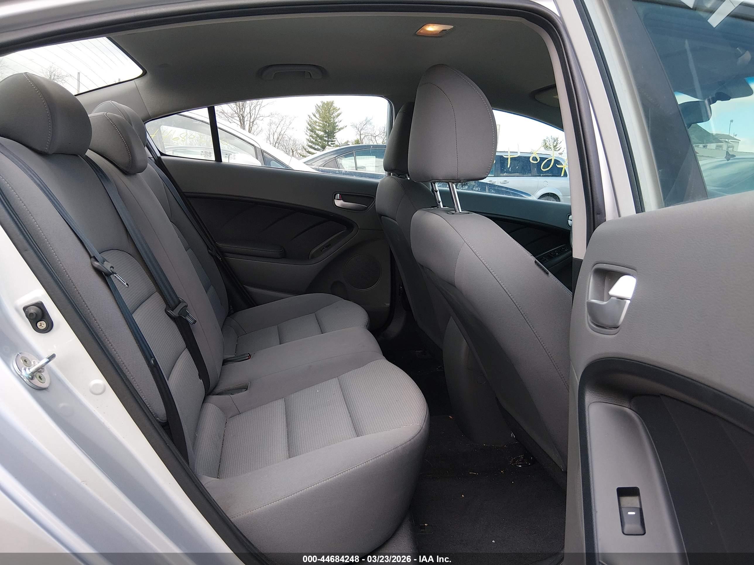 KIA FORTE image 8