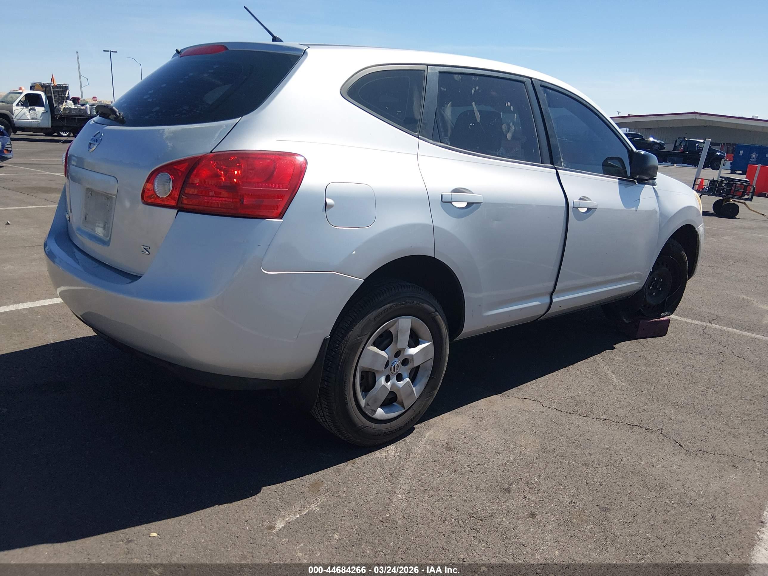 NISSAN ROGUE image 4