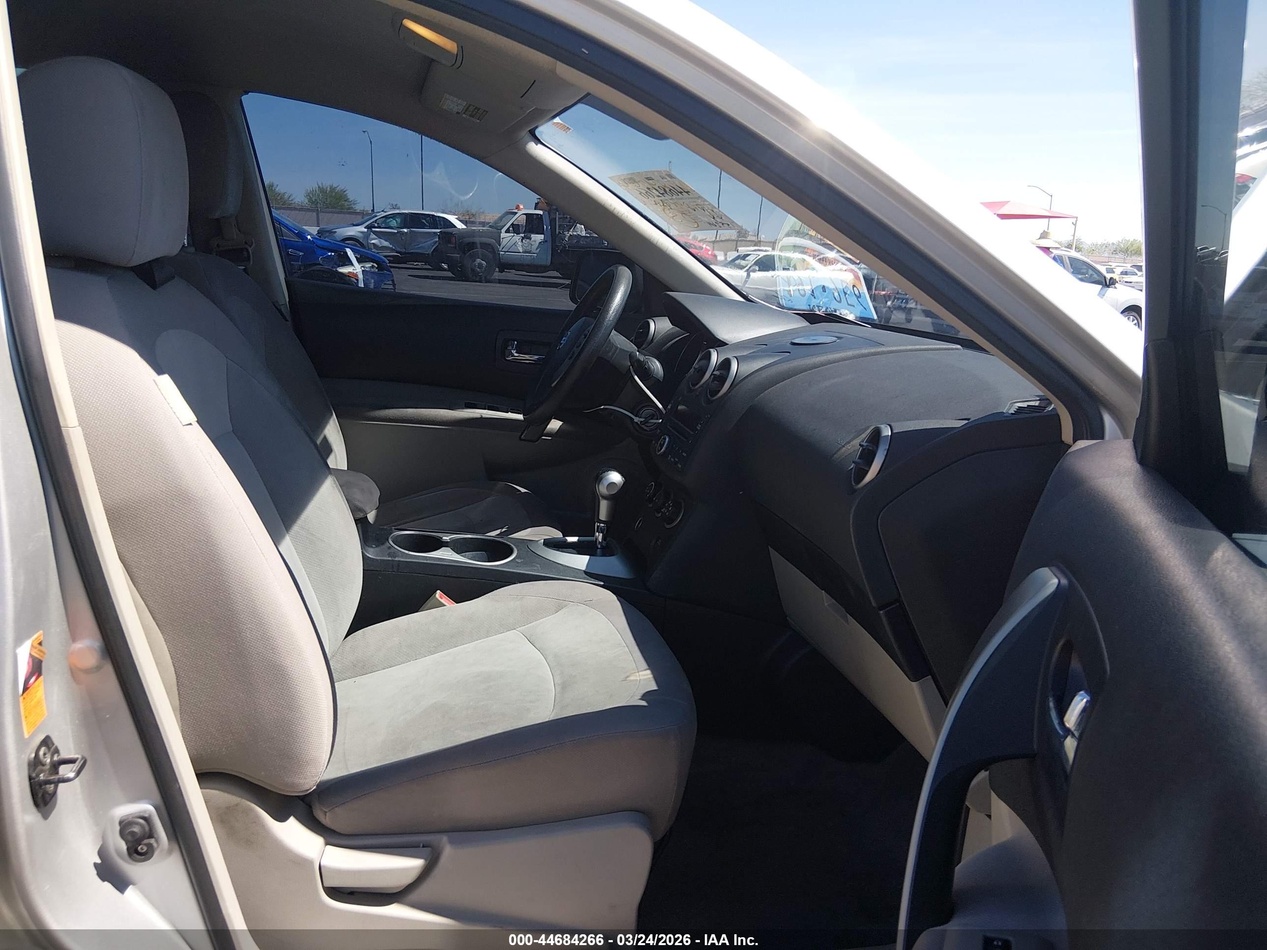 NISSAN ROGUE image 5
