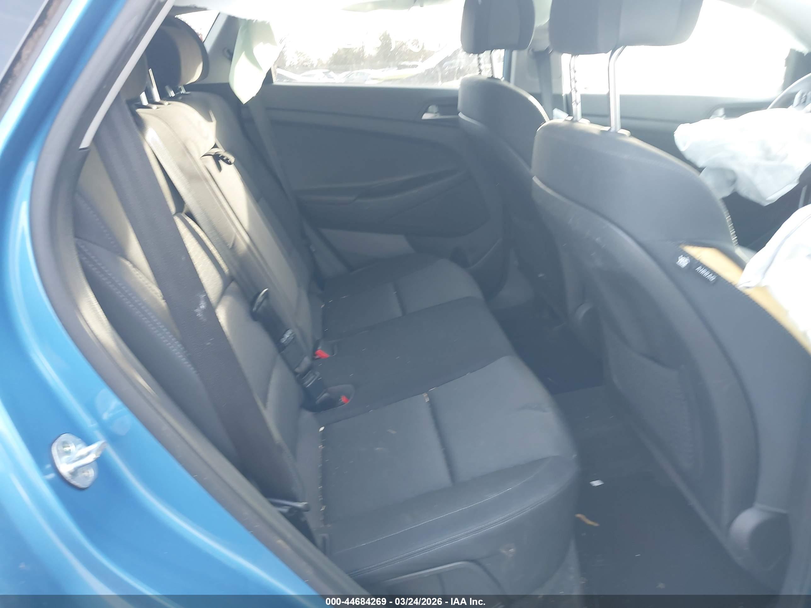 HYUNDAI TUCSON image 8