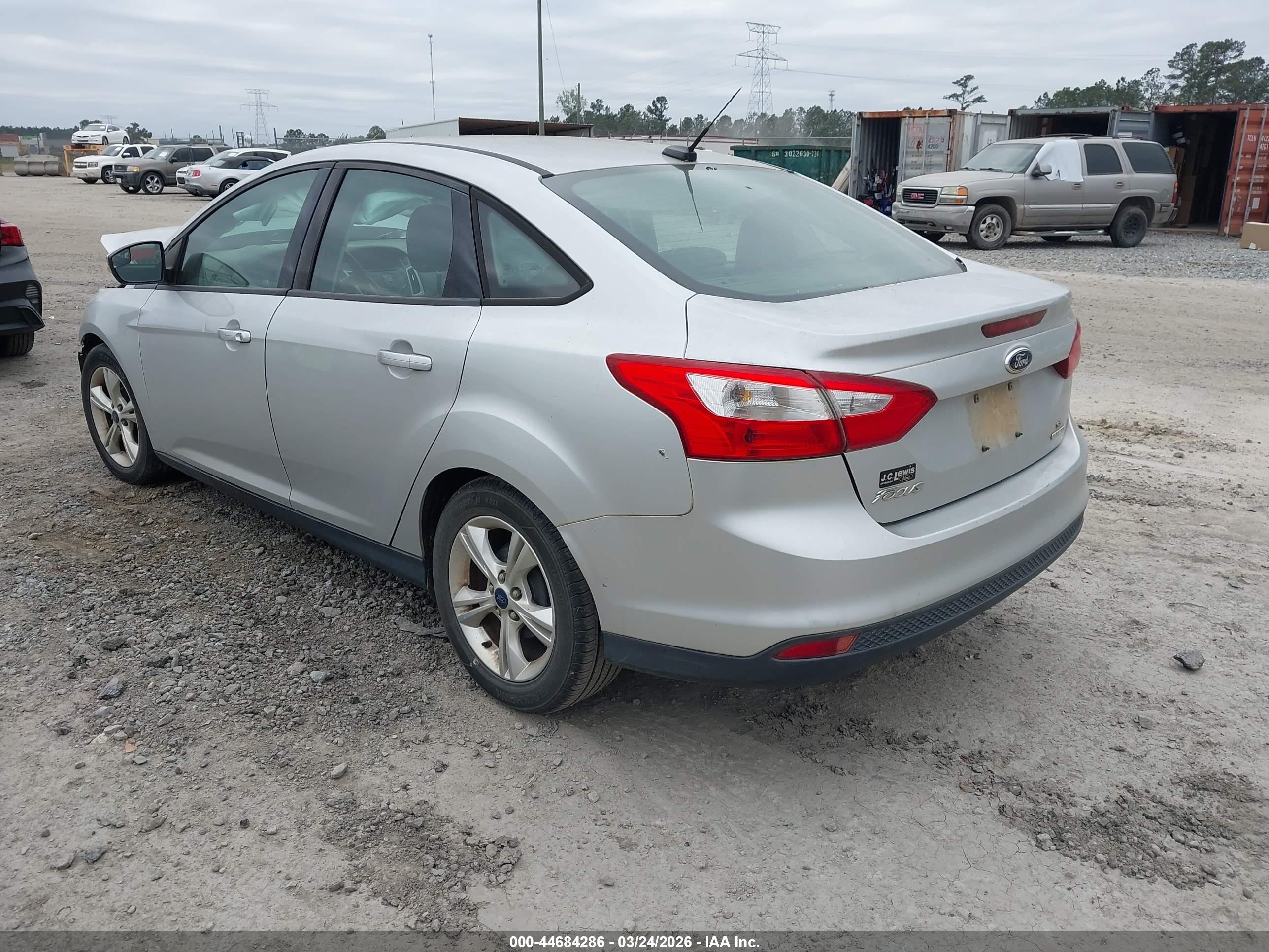 FORD FOCUS image 3