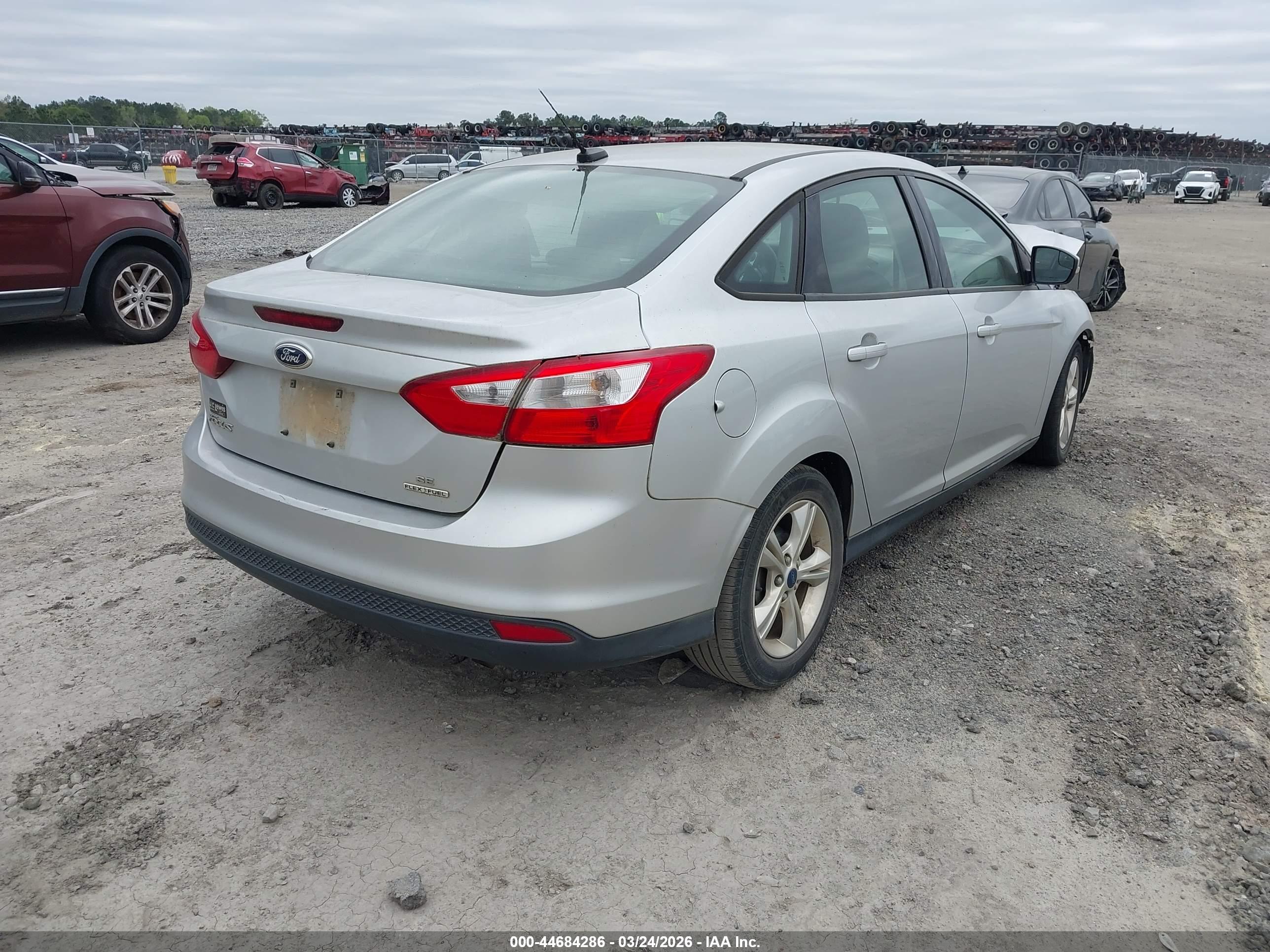 FORD FOCUS image 4