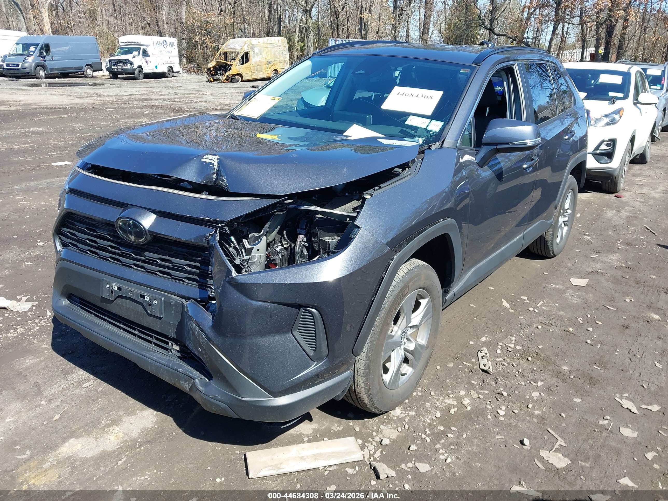 TOYOTA RAV4 image 2