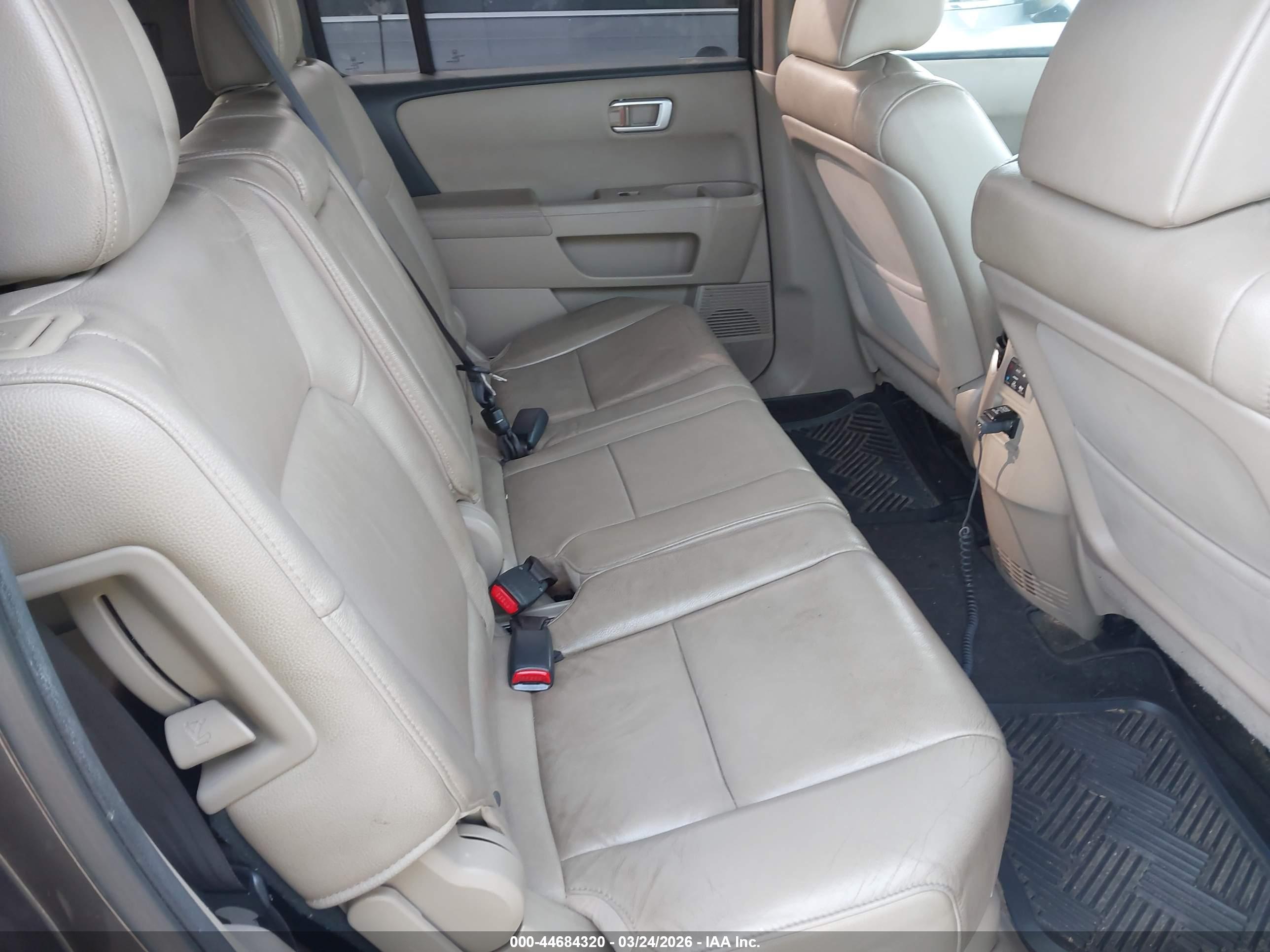 HONDA PILOT image 8