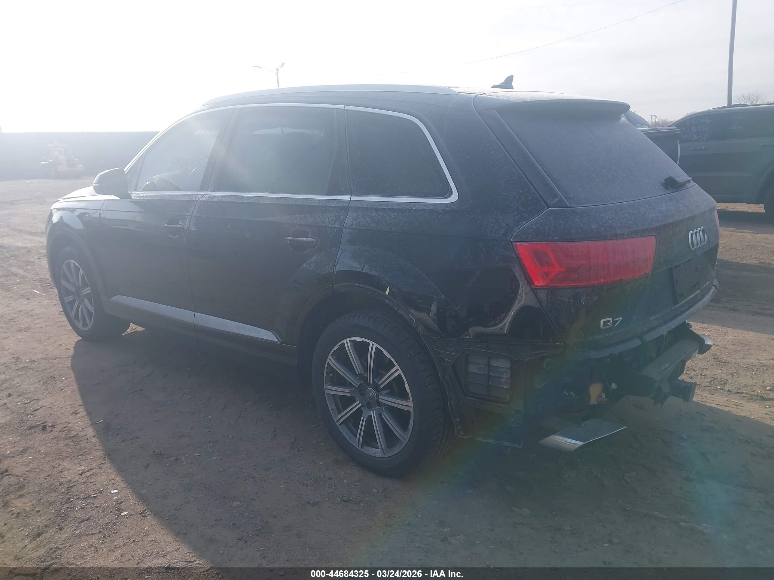 AUDI Q7 image 3