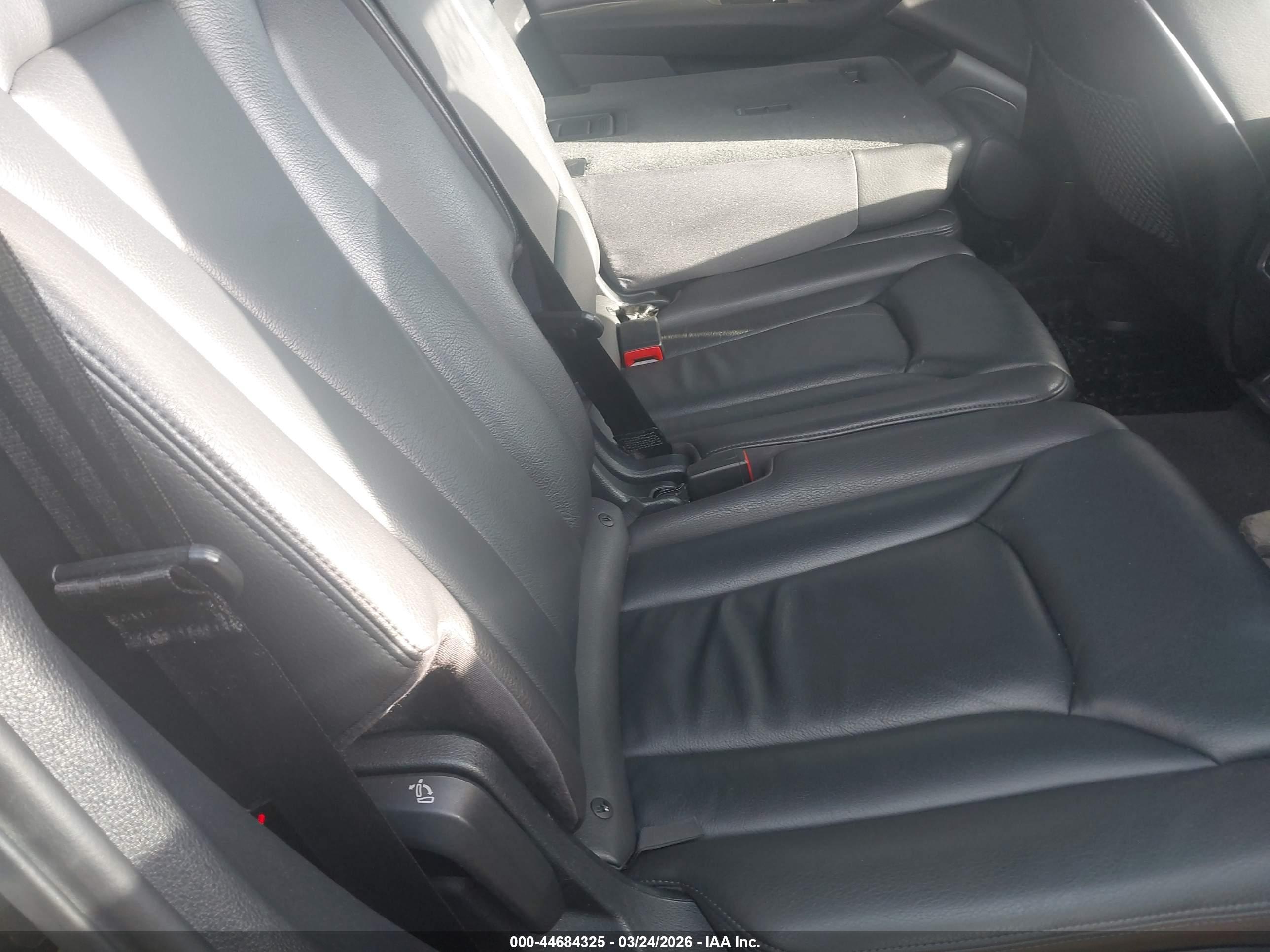 AUDI Q7 image 8