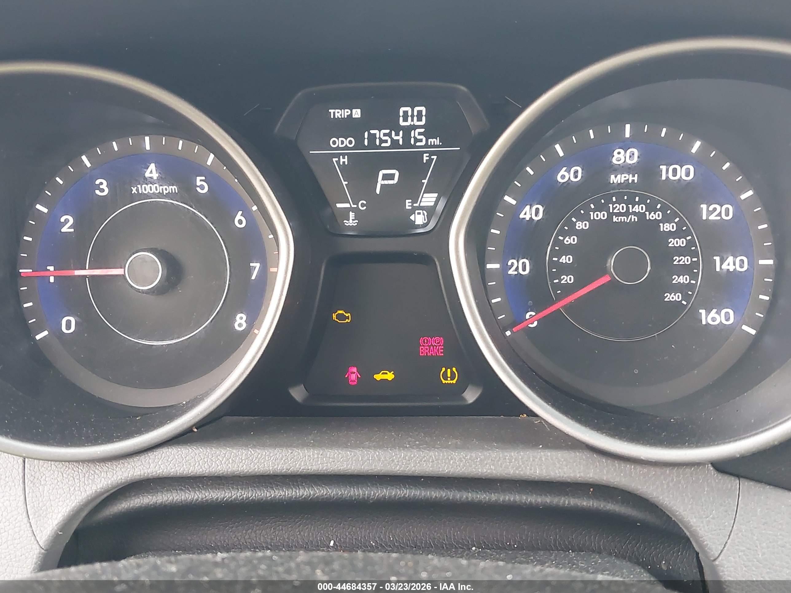 HYUNDAI ELANTRA image 7