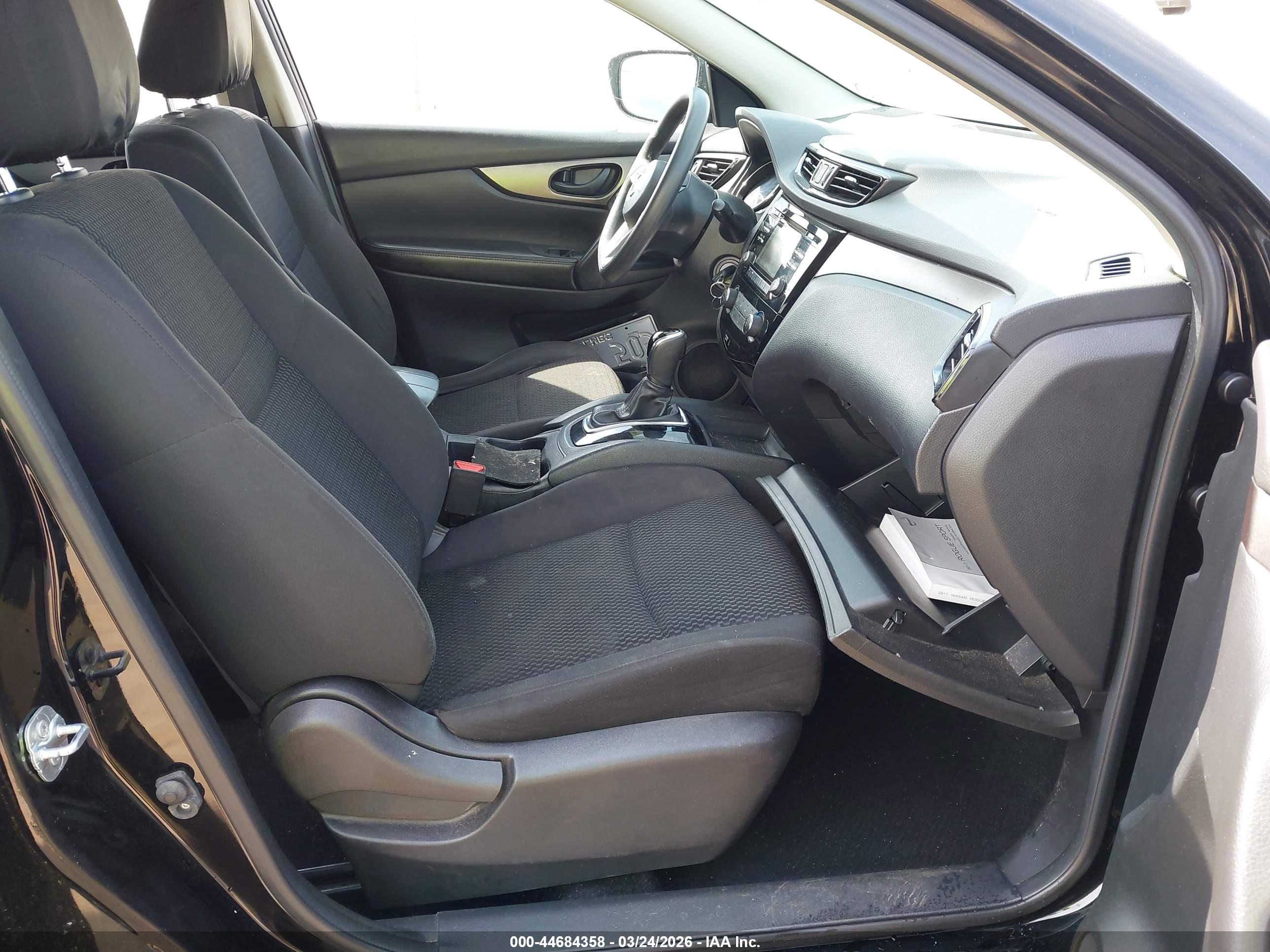 NISSAN ROGUE image 5
