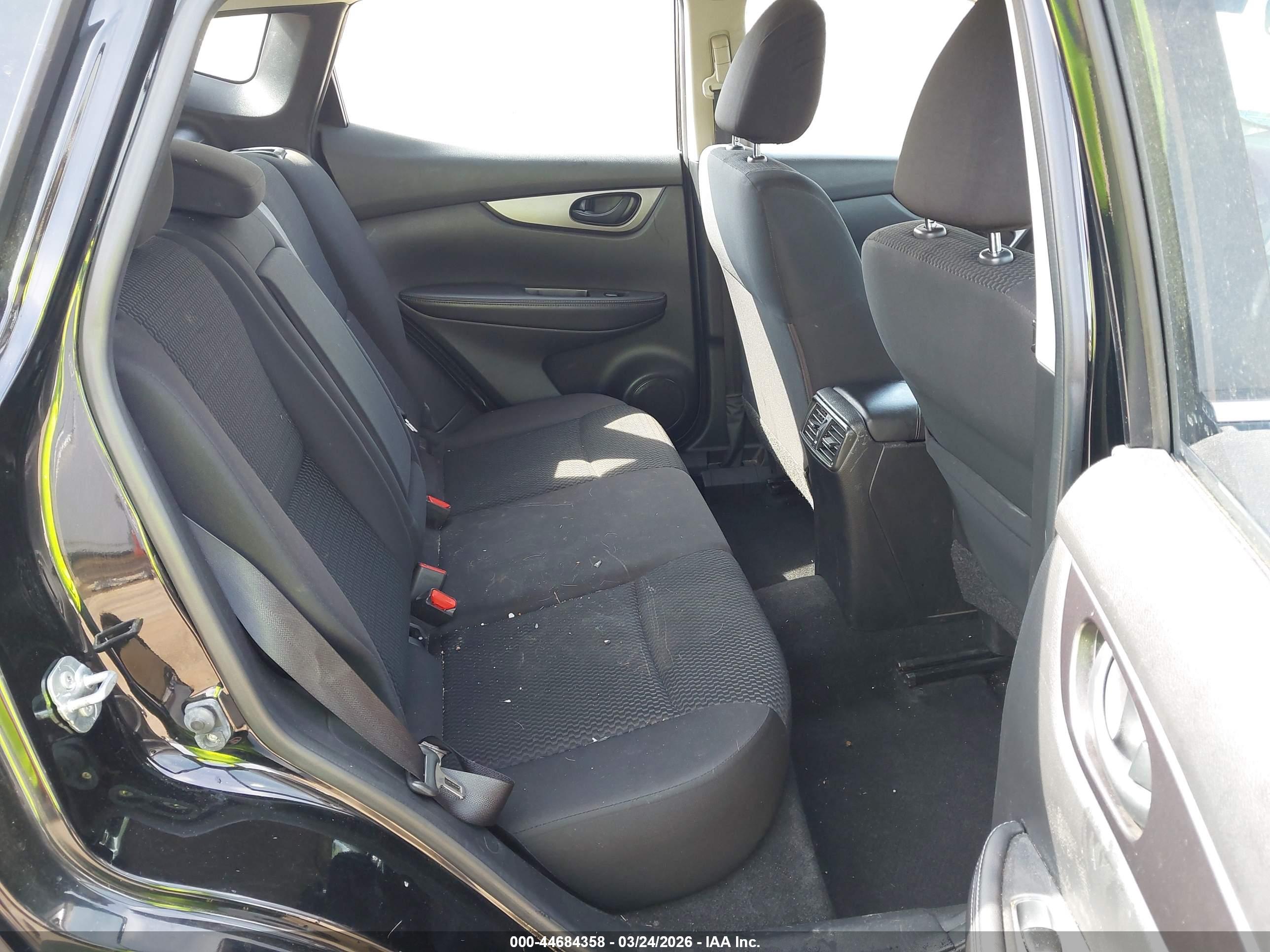 NISSAN ROGUE image 8