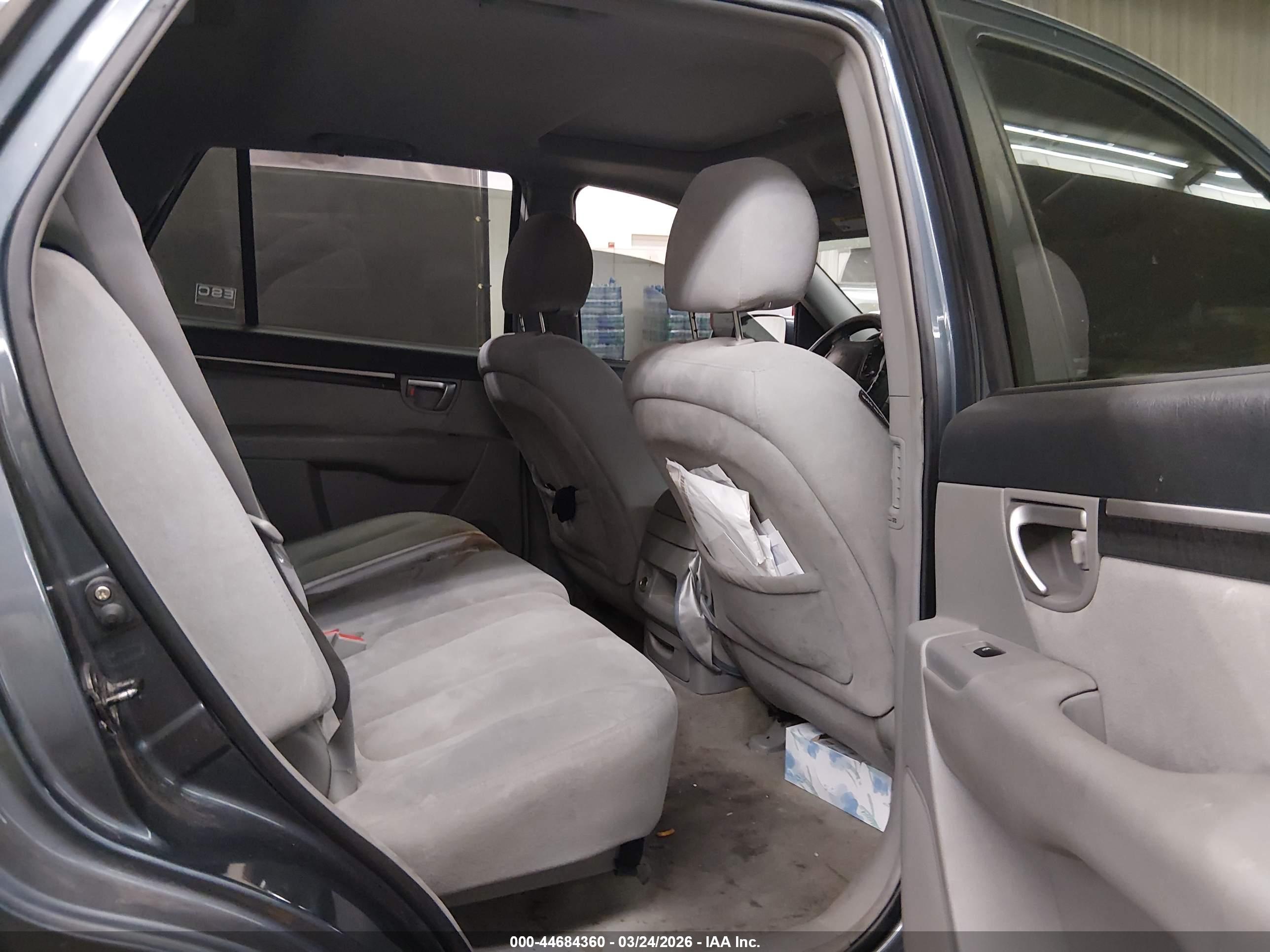 HYUNDAI SANTA image 8