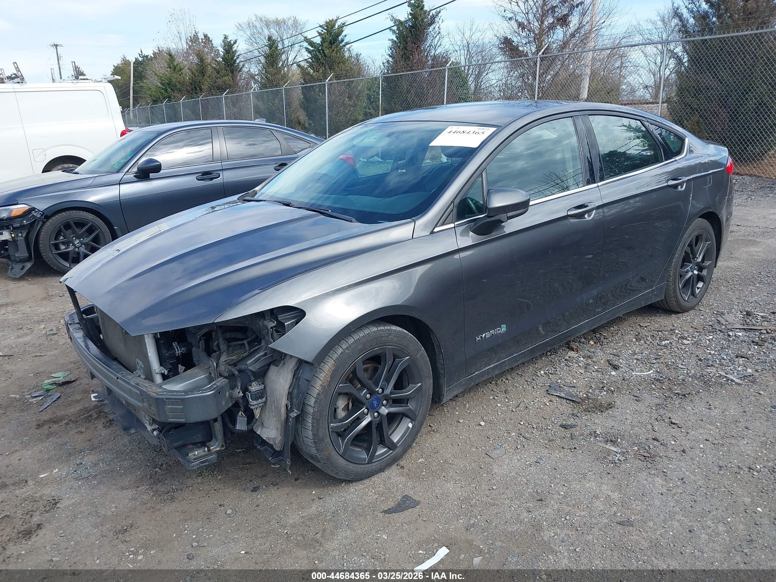 FORD FUSION image 2