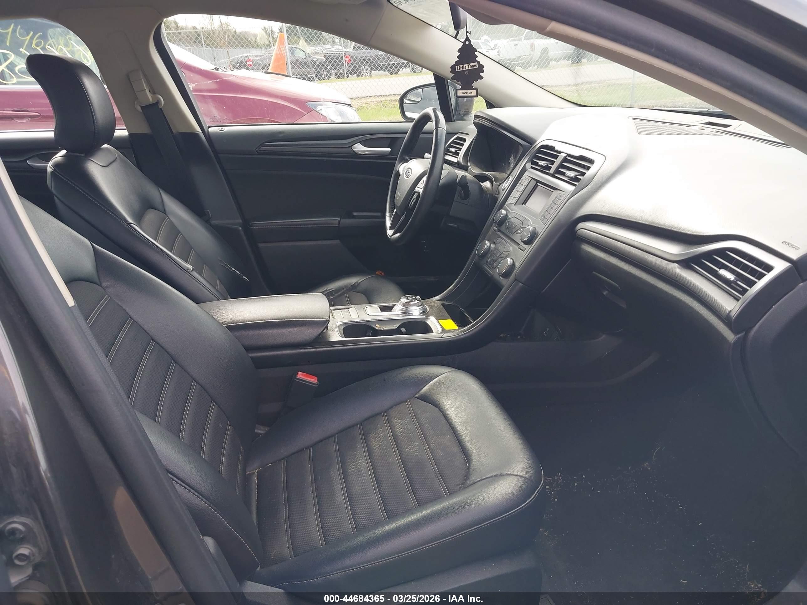 FORD FUSION image 5