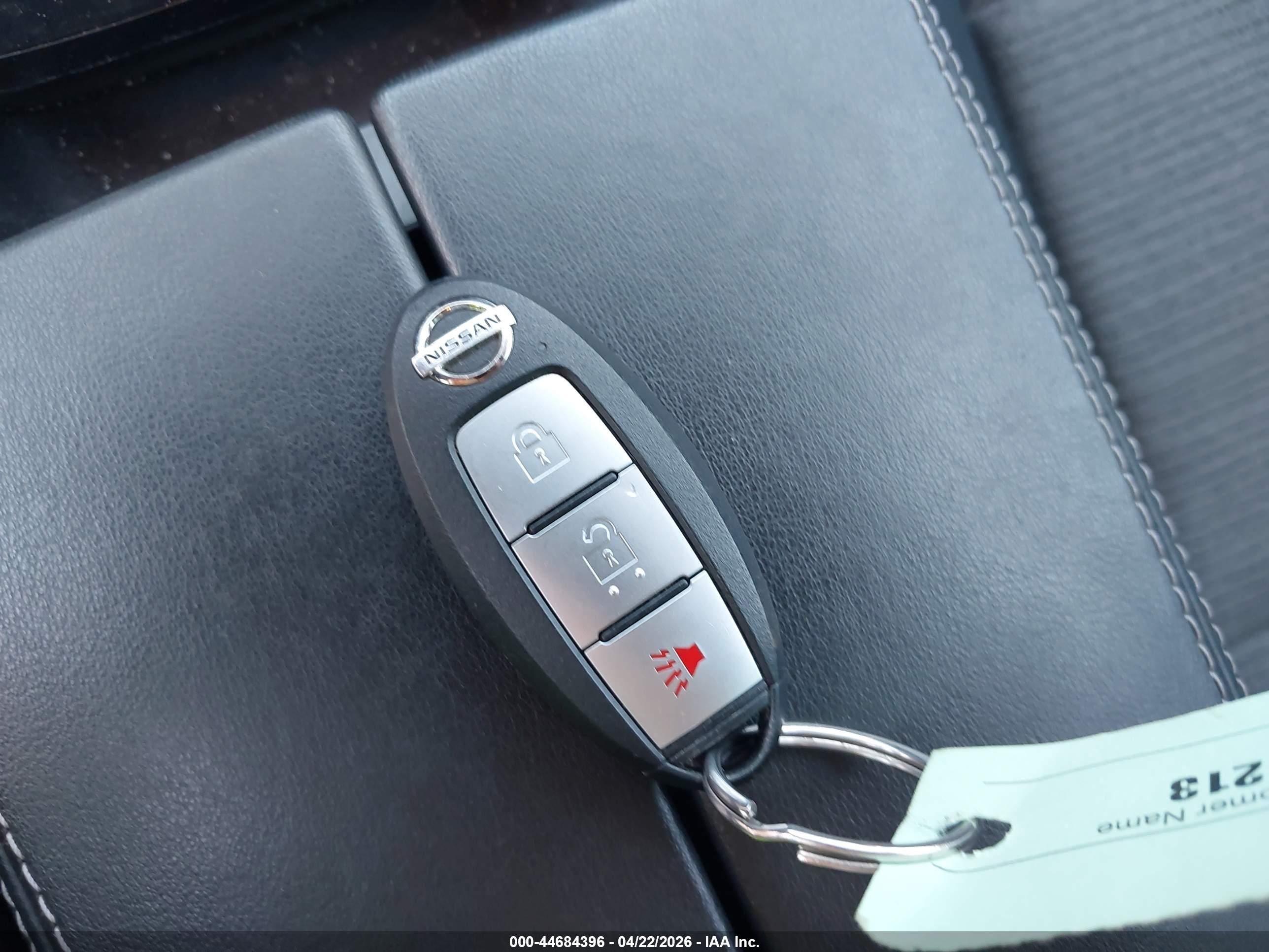 NISSAN ROGUE image 11