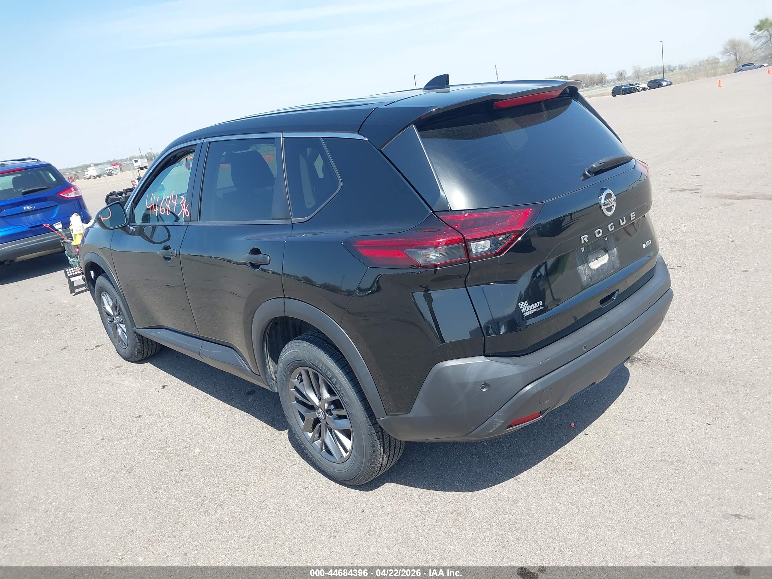 NISSAN ROGUE image 3