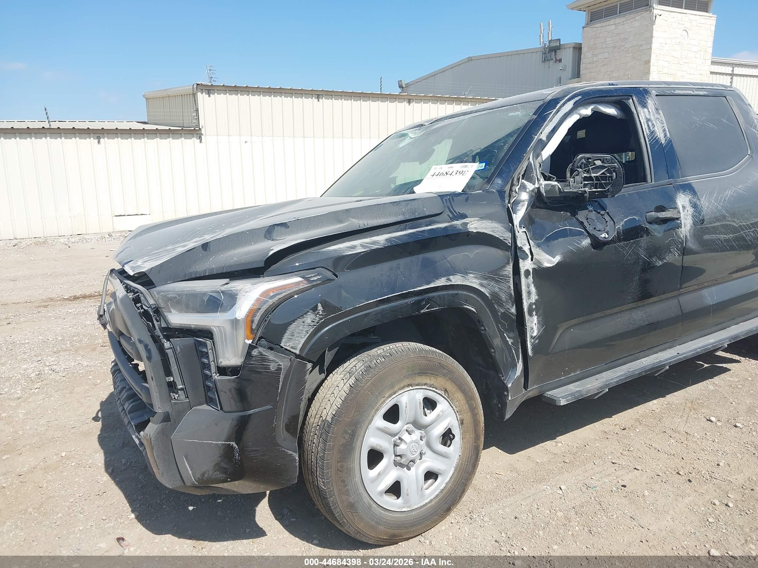 TOYOTA TUNDRA image 6