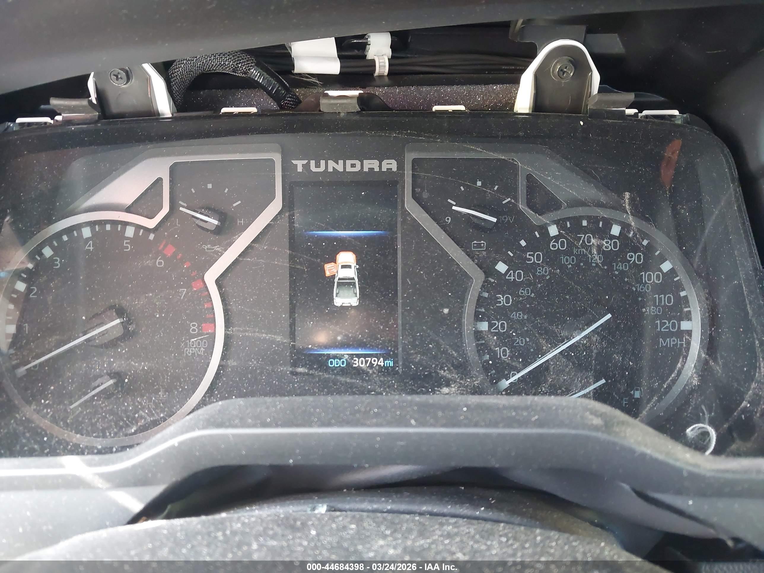 TOYOTA TUNDRA image 7