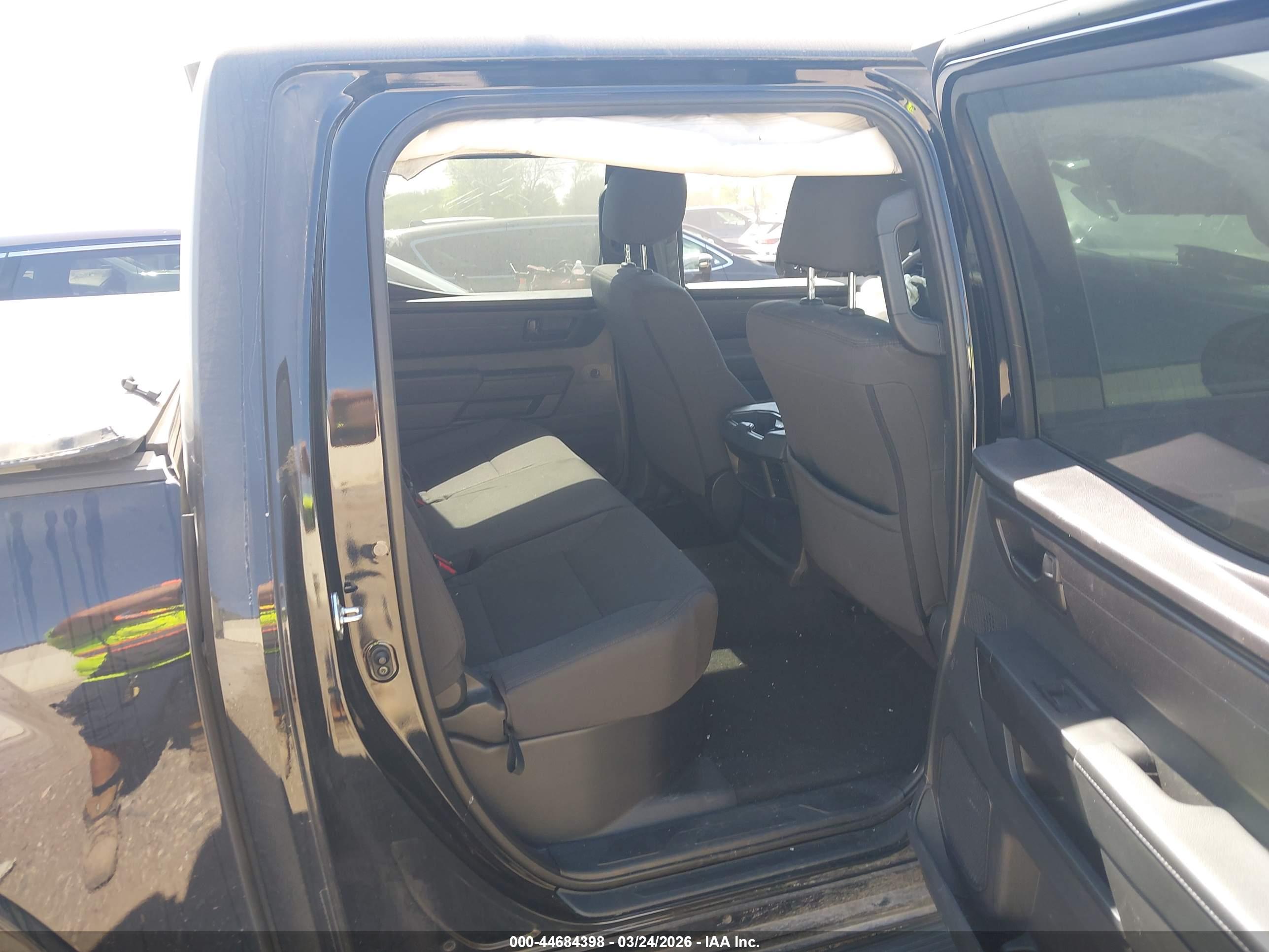 TOYOTA TUNDRA image 8