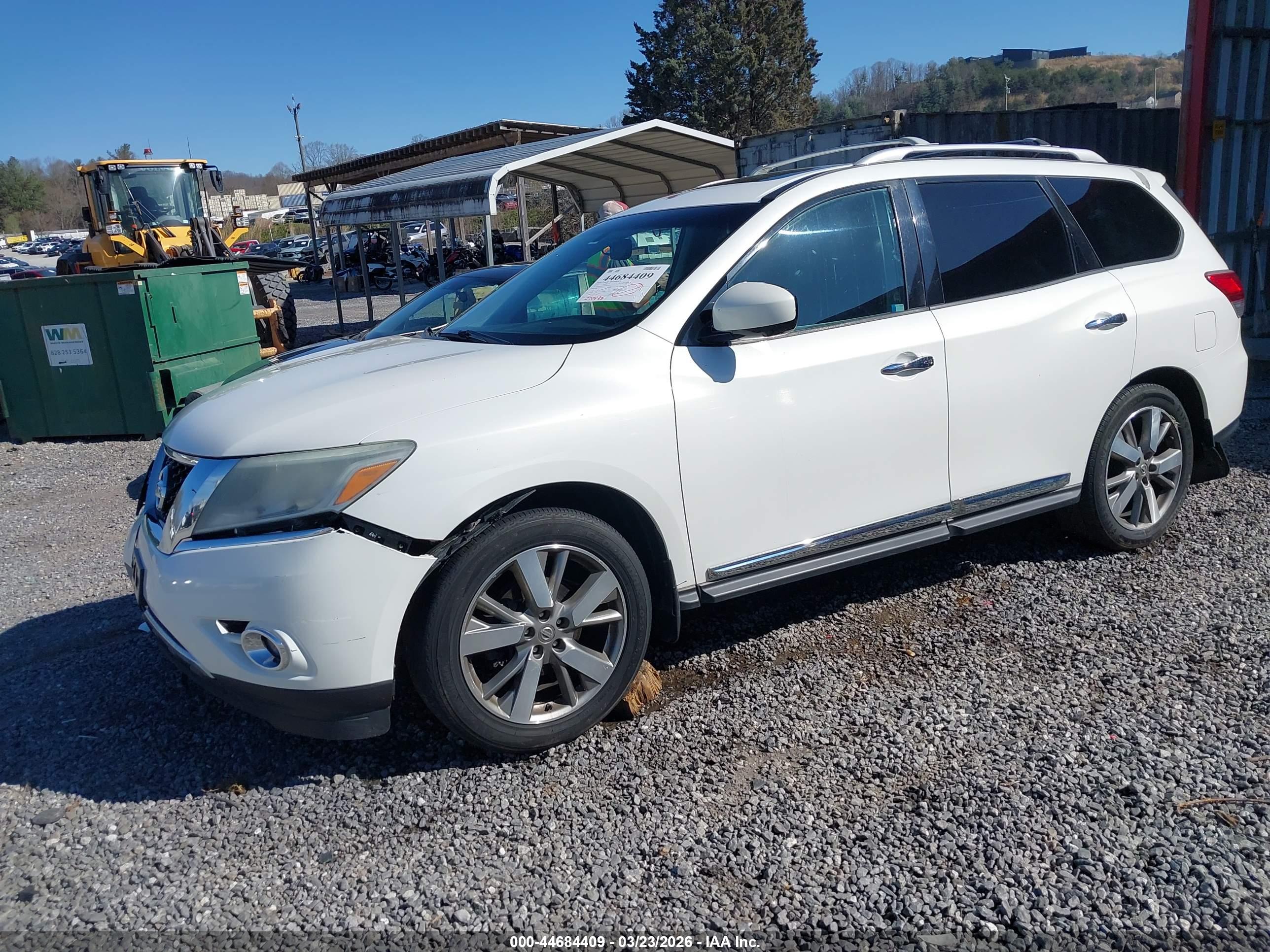 NISSAN PATHFINDER image 2