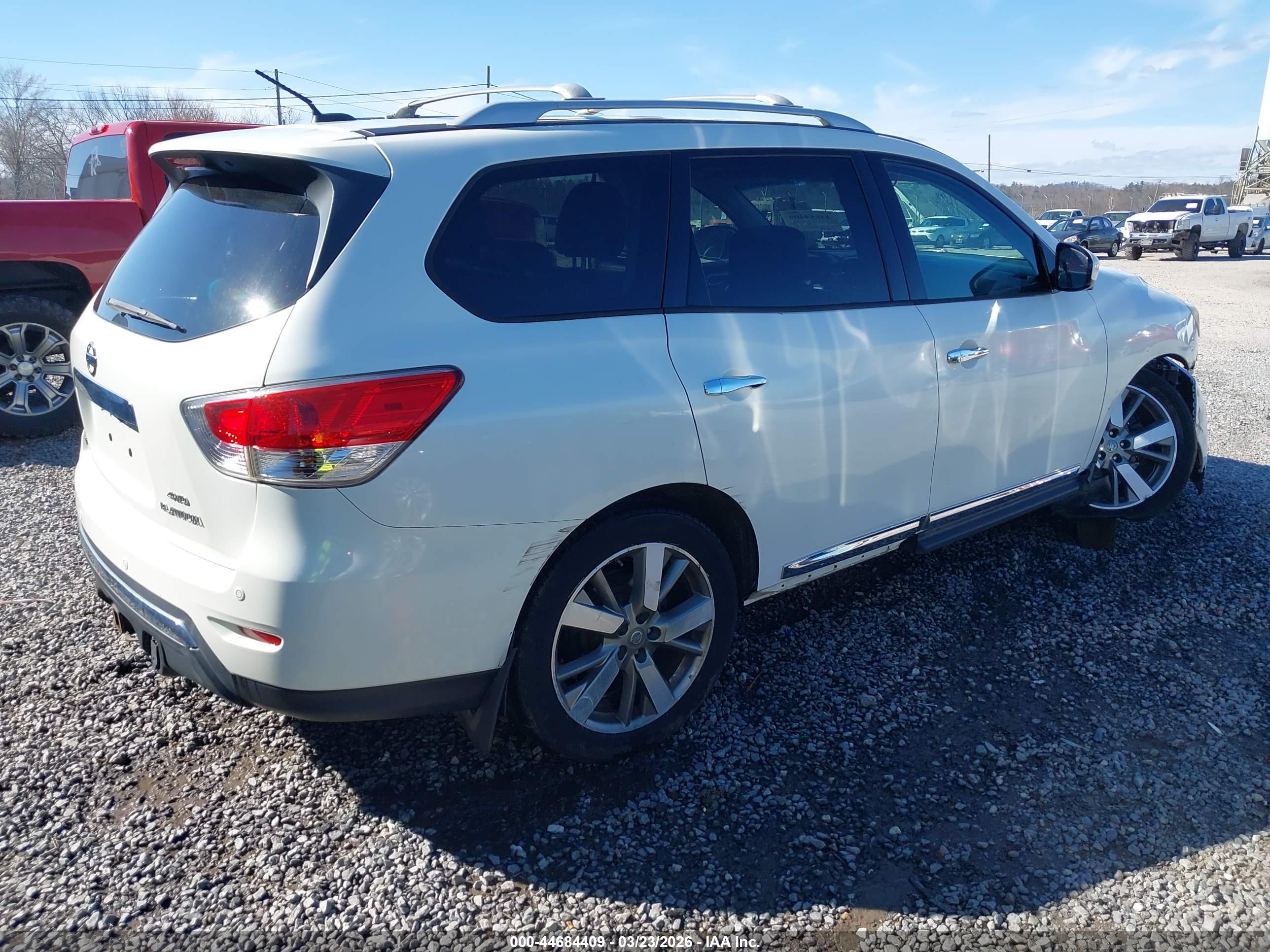 NISSAN PATHFINDER image 4