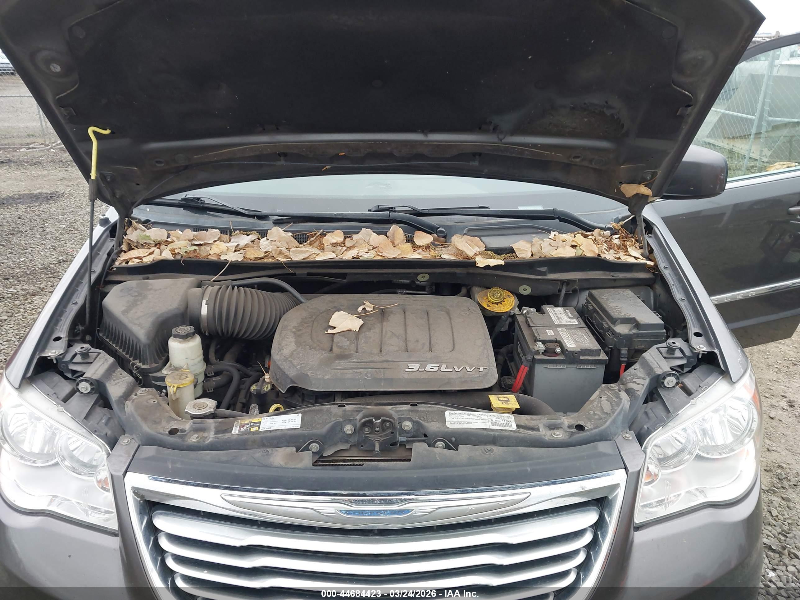 CHRYSLER TOWN image 10