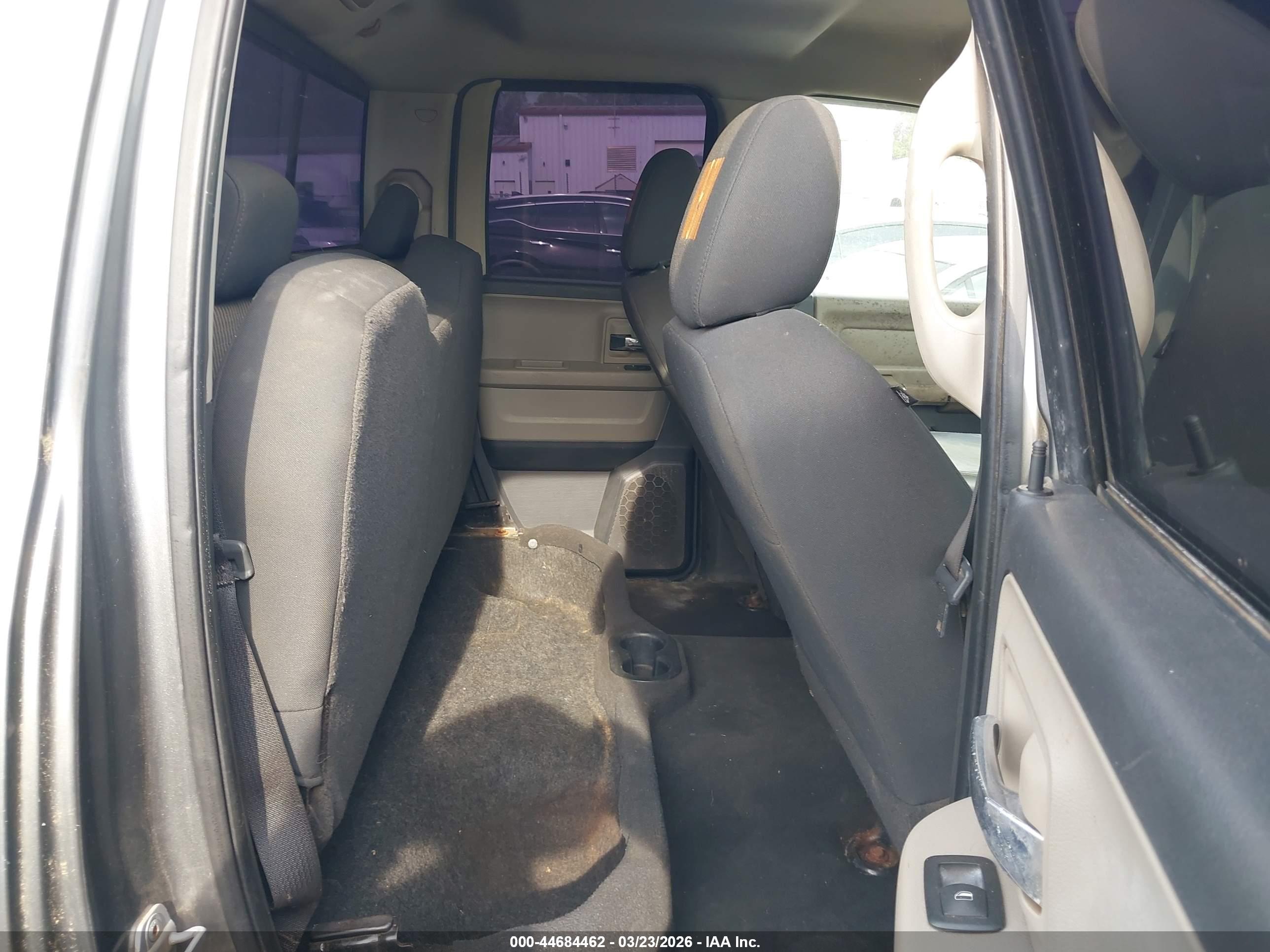 DODGE RAM image 8