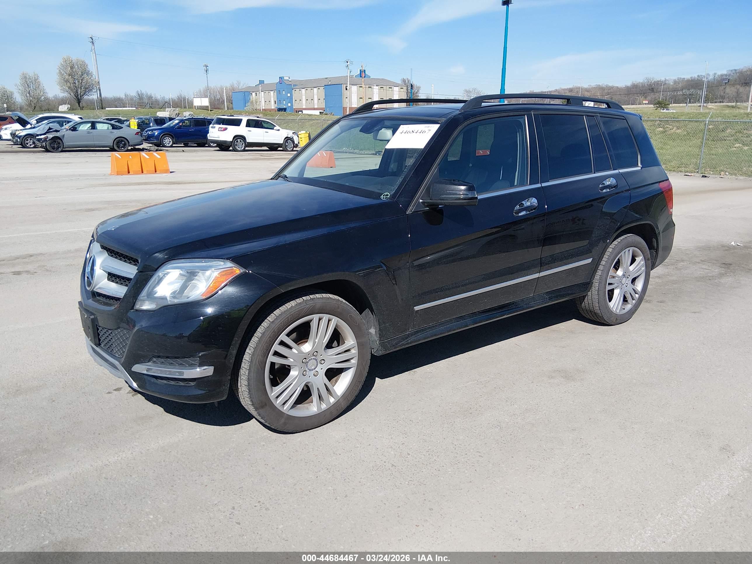 MERCEDES-BENZ GLK image 2