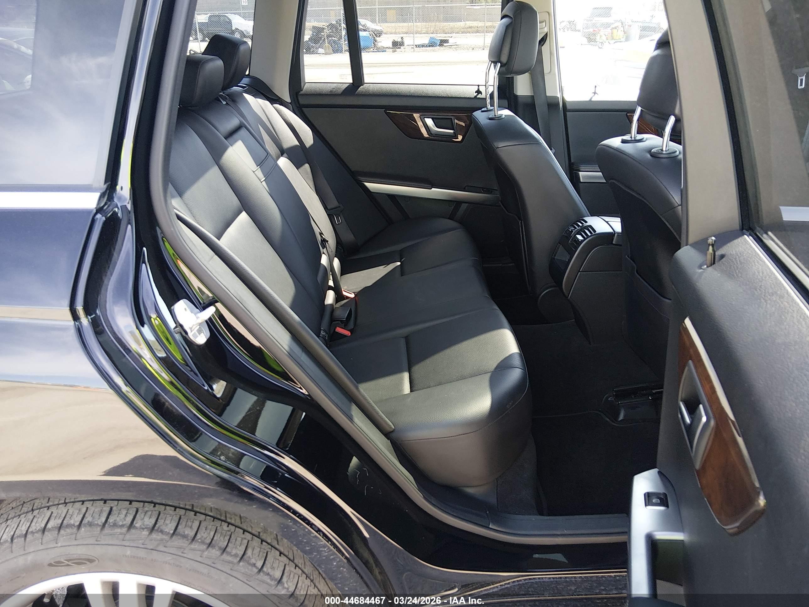 MERCEDES-BENZ GLK image 8