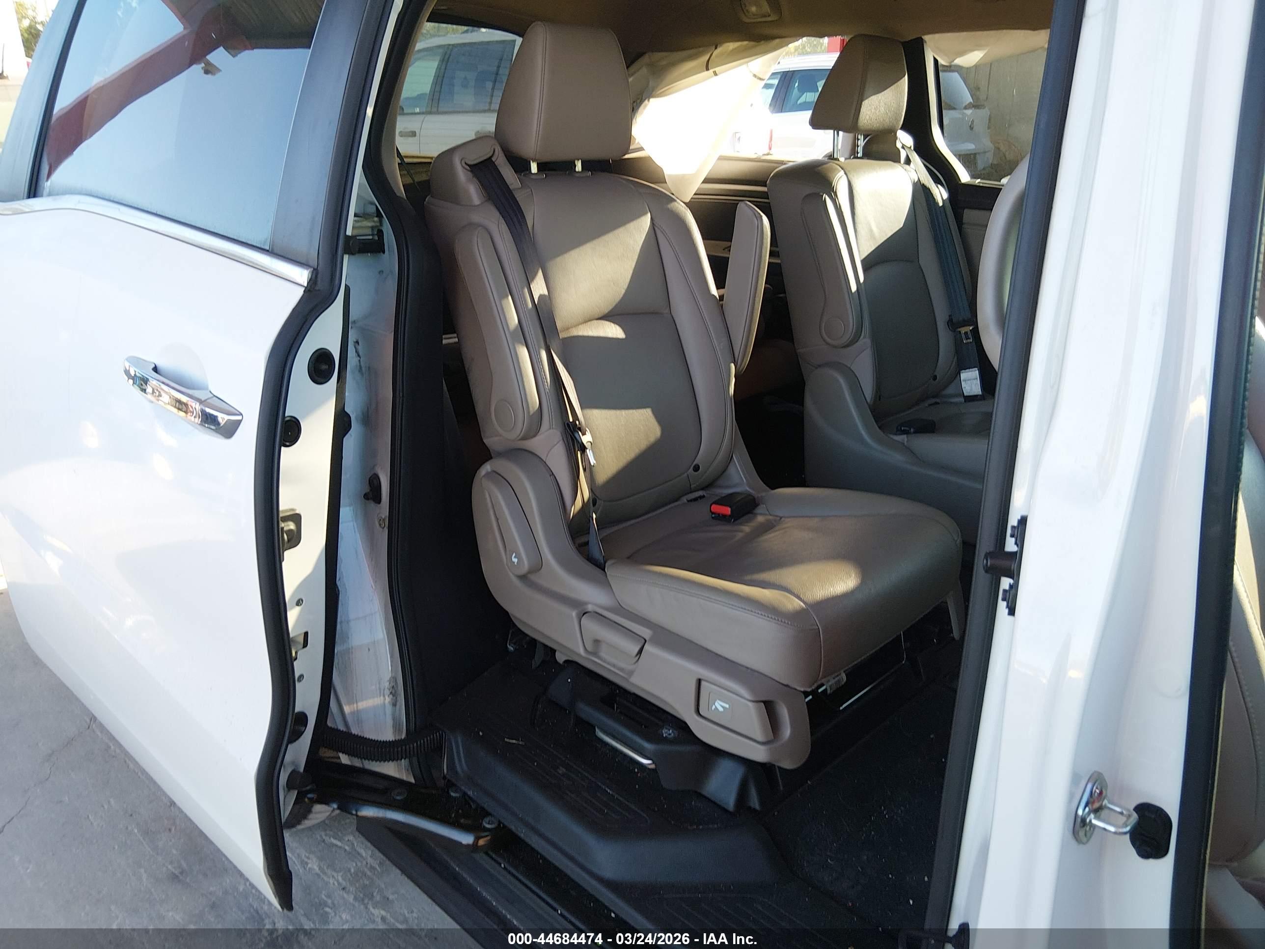 HONDA ODYSSEY image 8