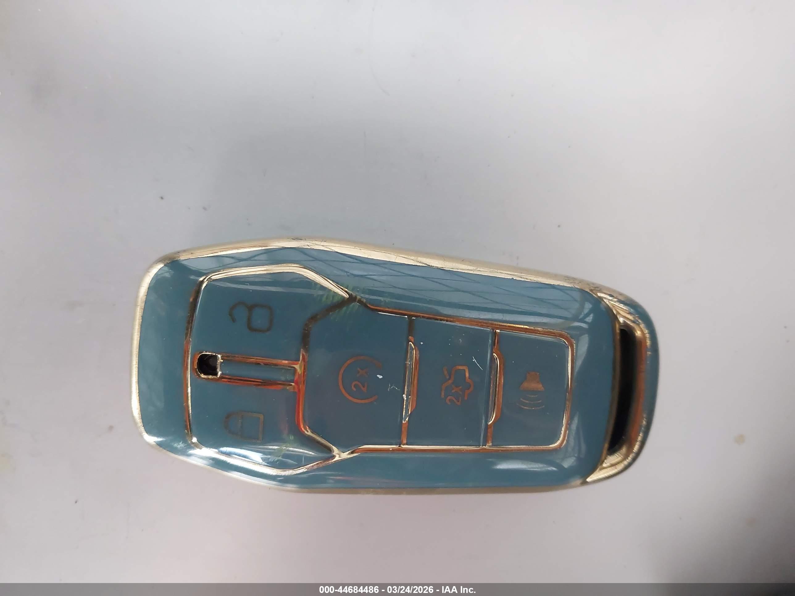 FORD FUSION image 11