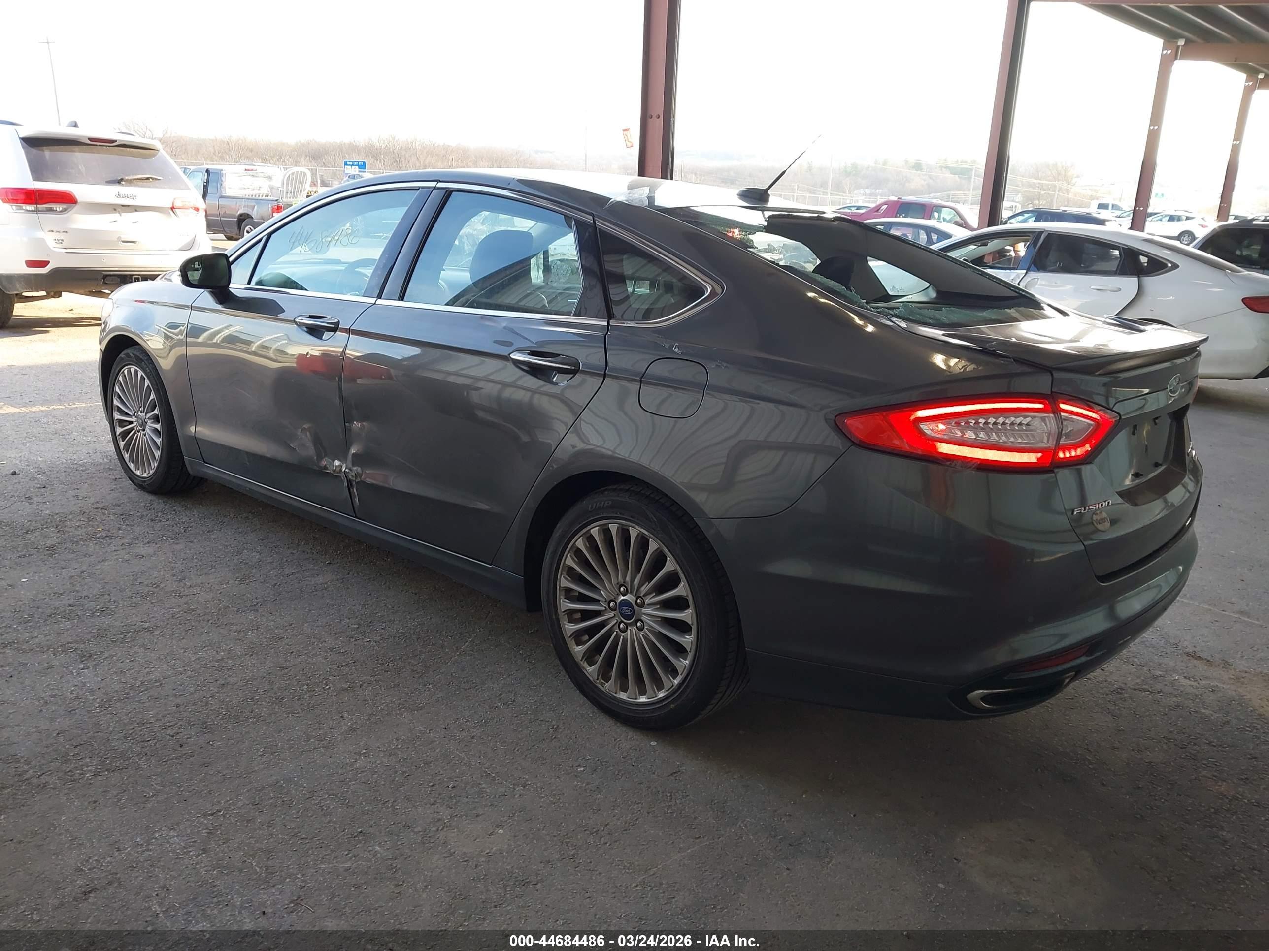 FORD FUSION image 3