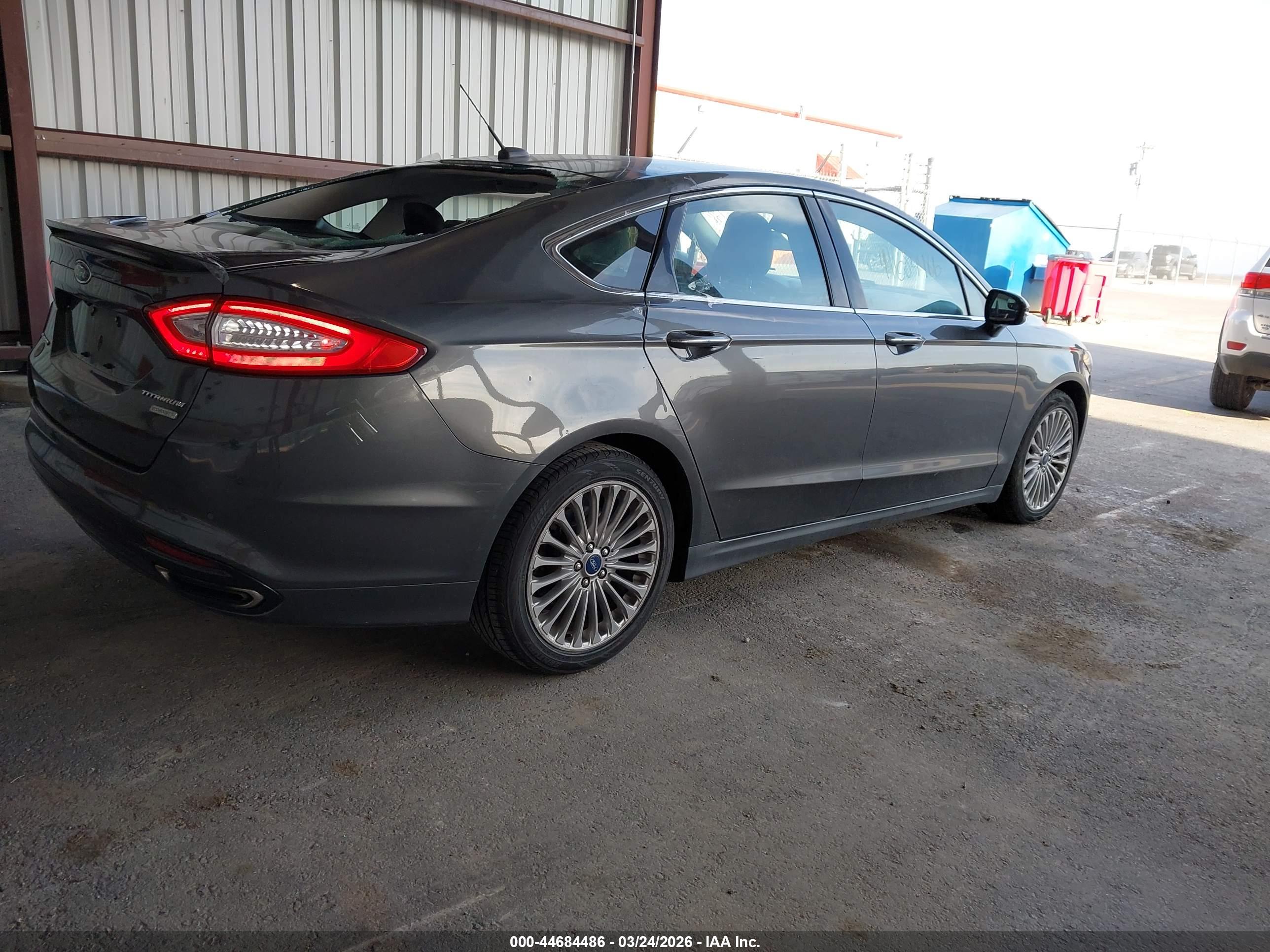 FORD FUSION image 4