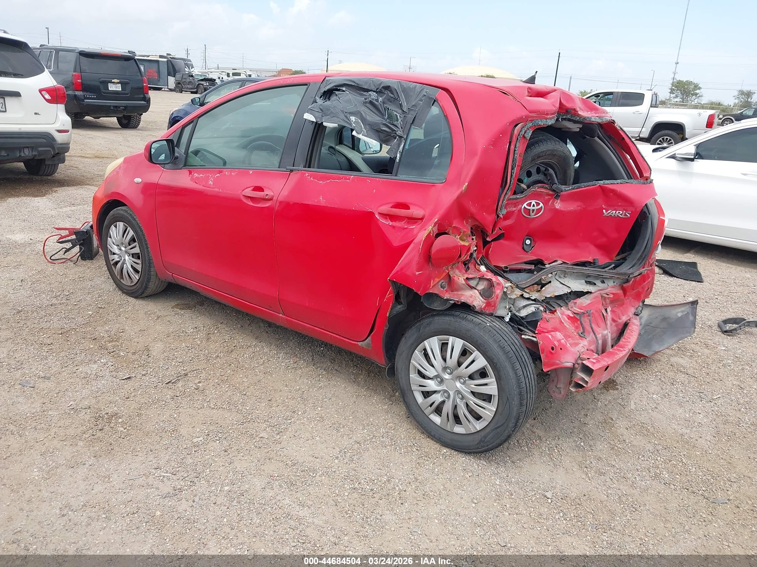 TOYOTA YARIS image 3