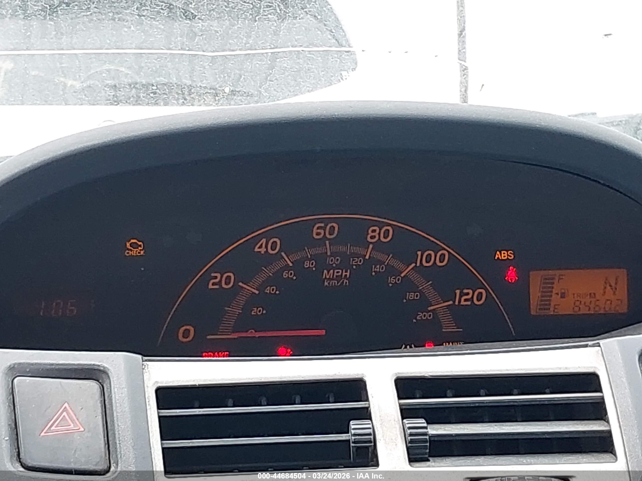 TOYOTA YARIS image 7