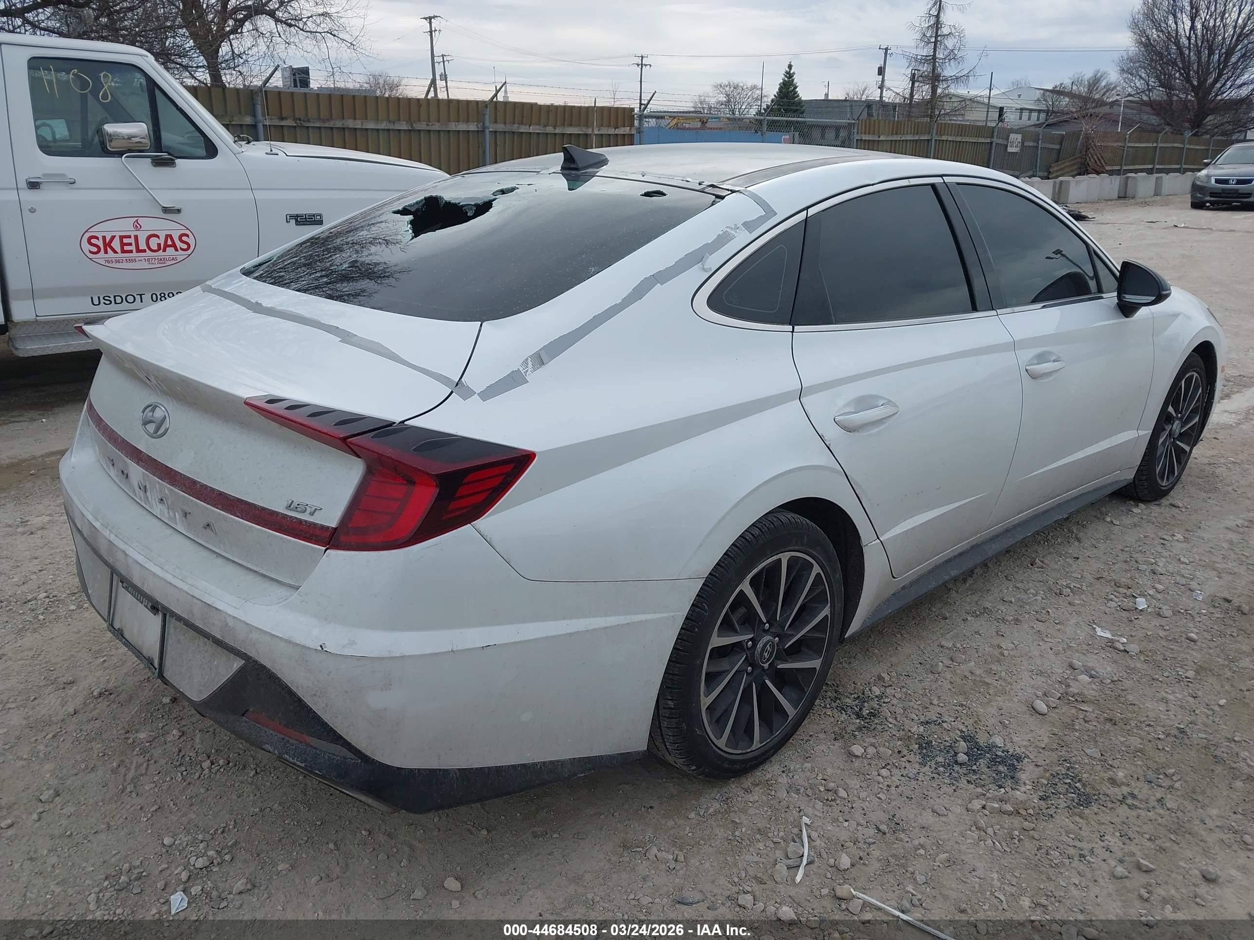 HYUNDAI SONATA image 4