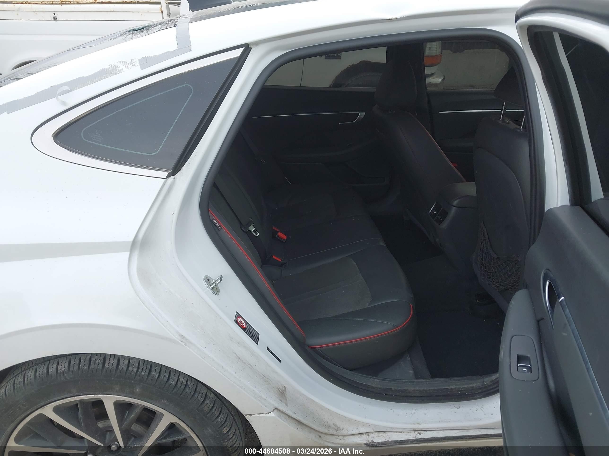 HYUNDAI SONATA image 8