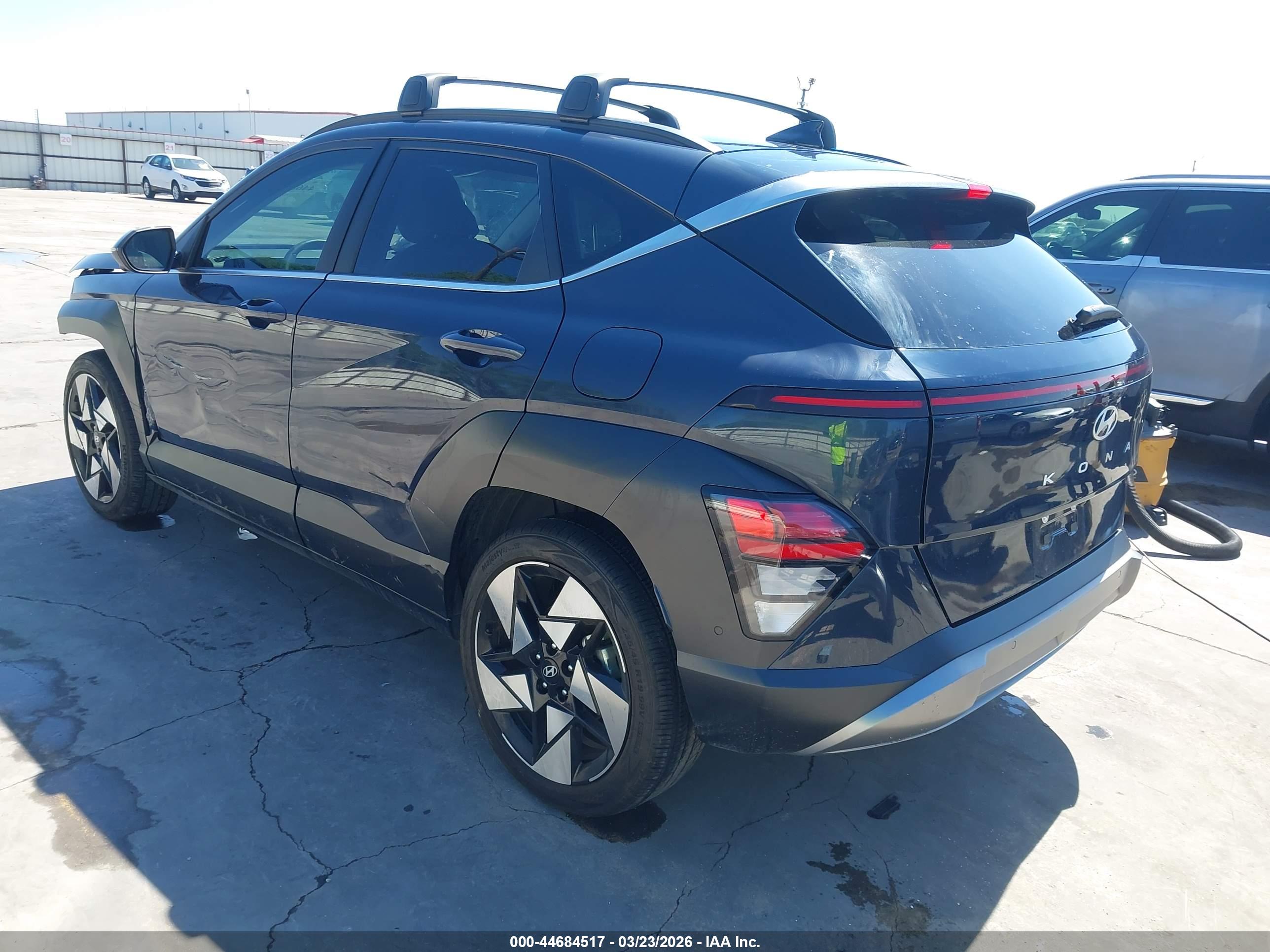 HYUNDAI KONA image 3