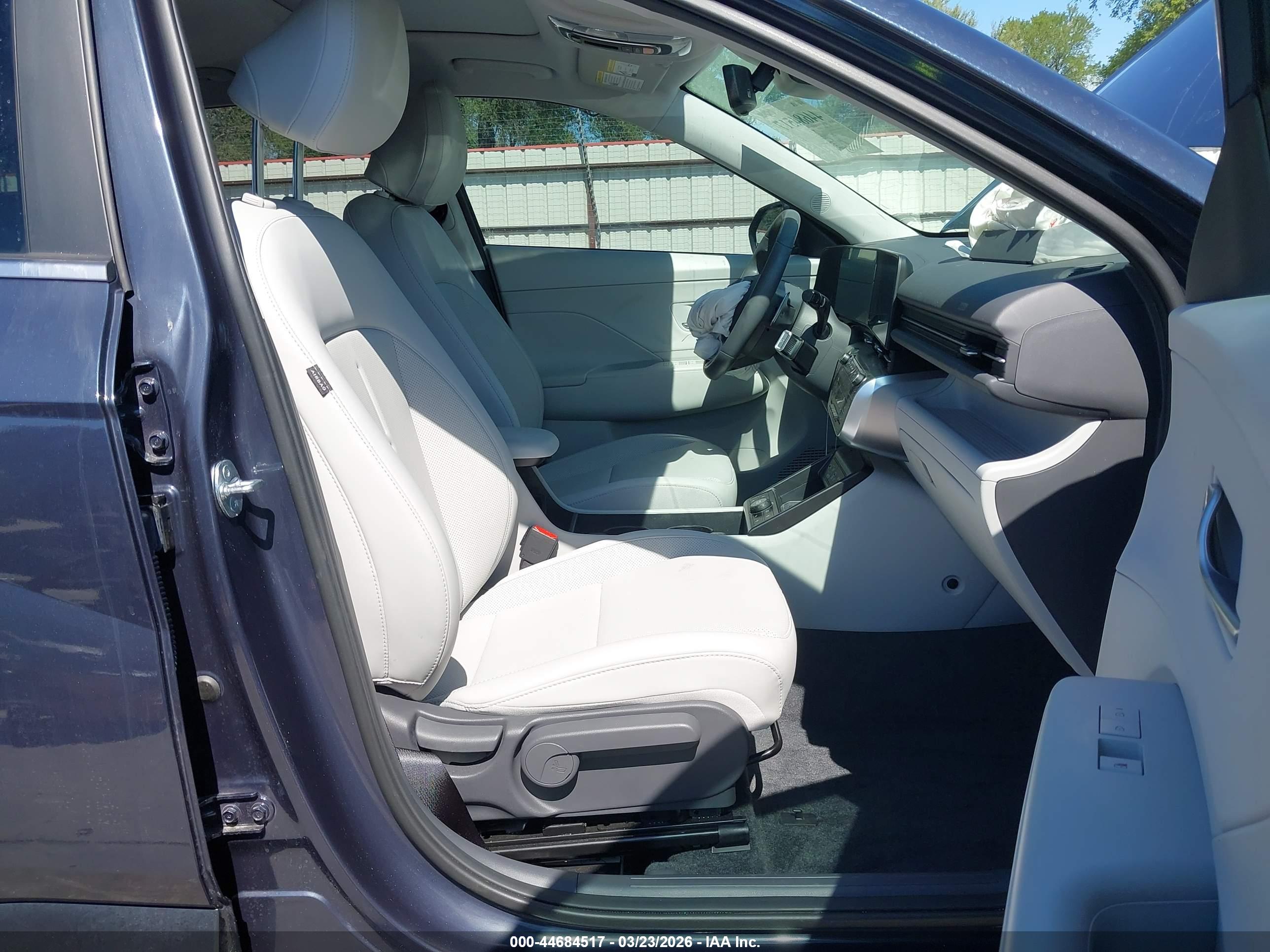 HYUNDAI KONA image 5
