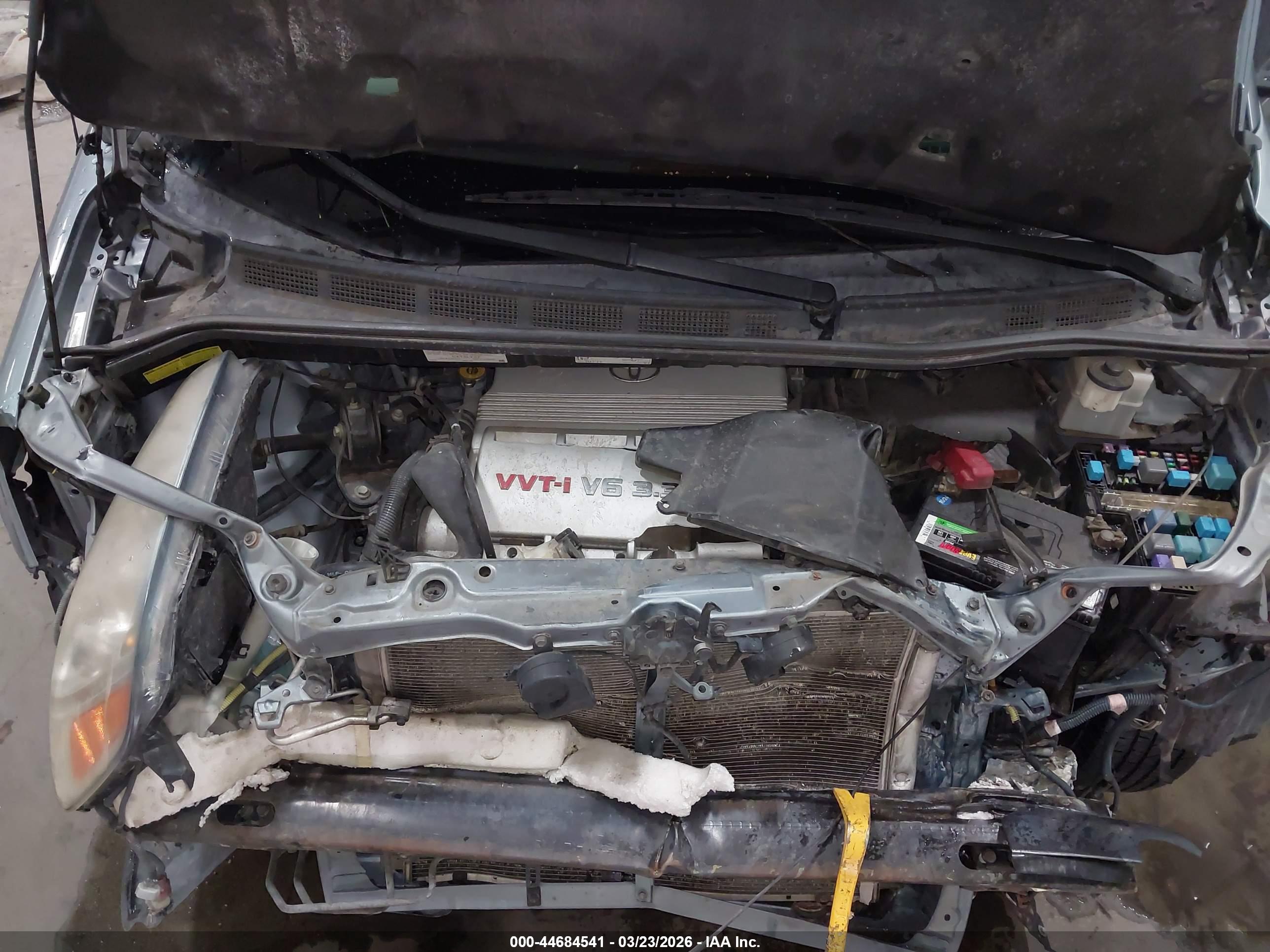 TOYOTA SIENNA image 10
