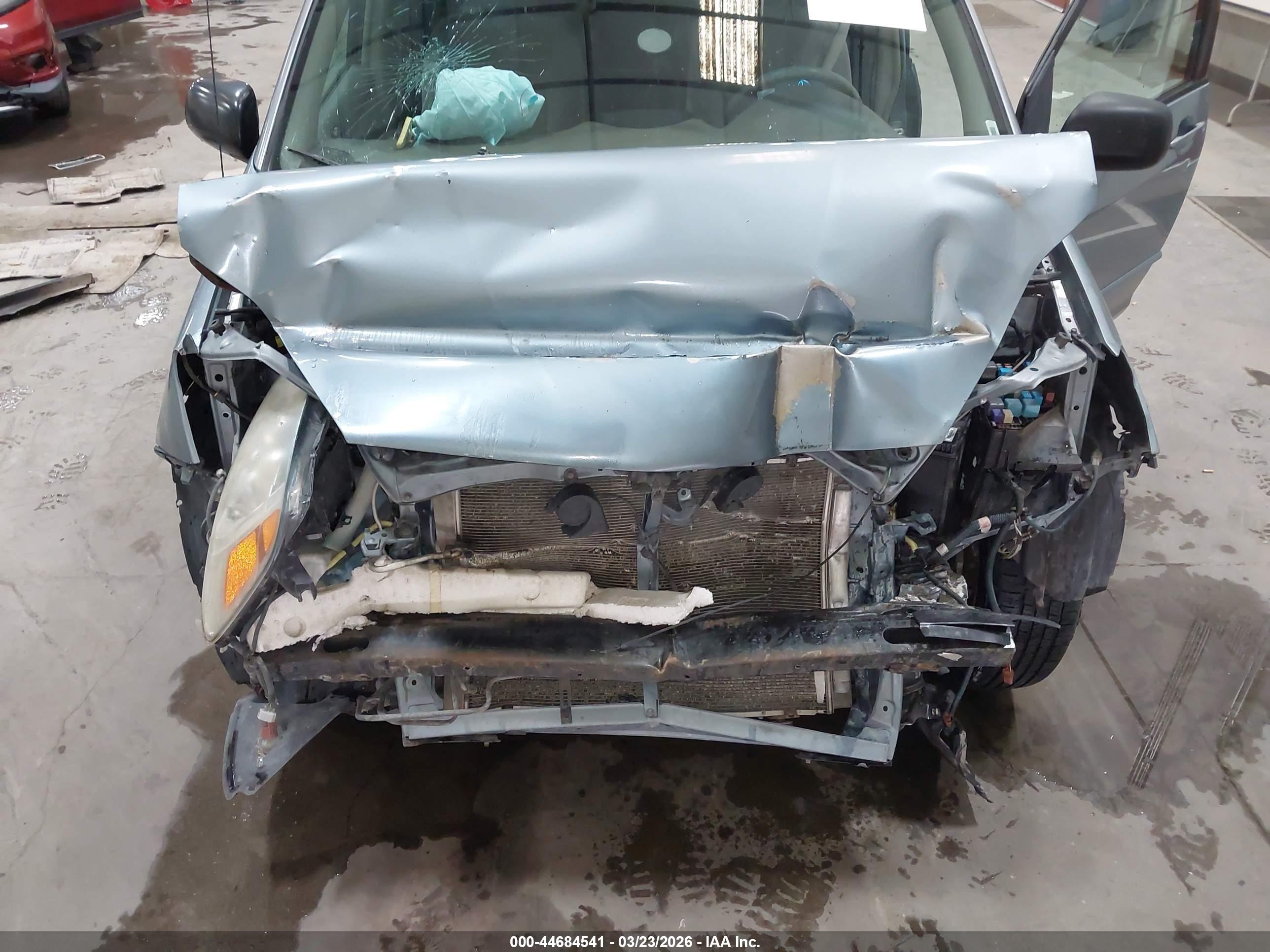 TOYOTA SIENNA image 6