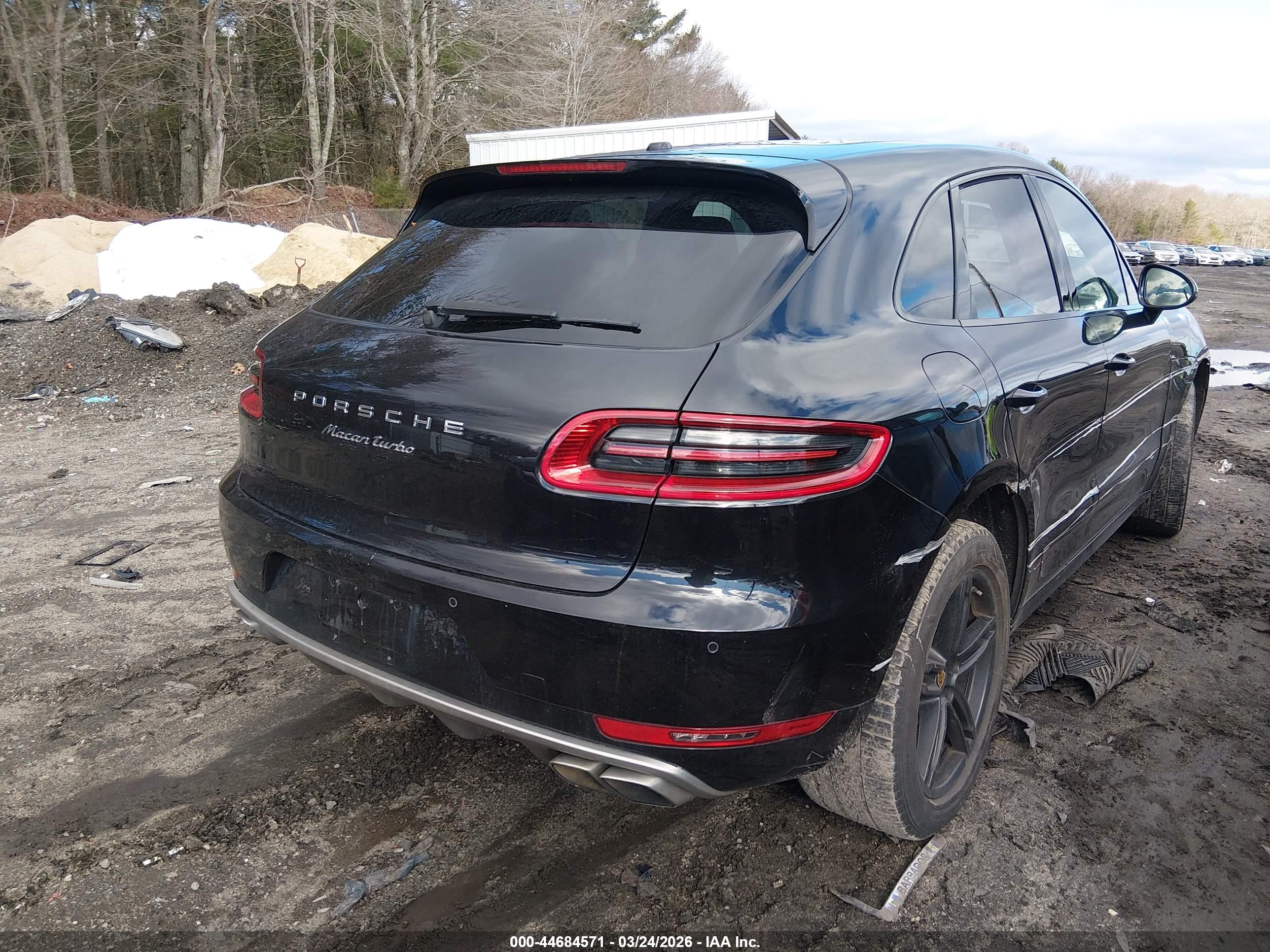 PORSCHE MACAN image 4