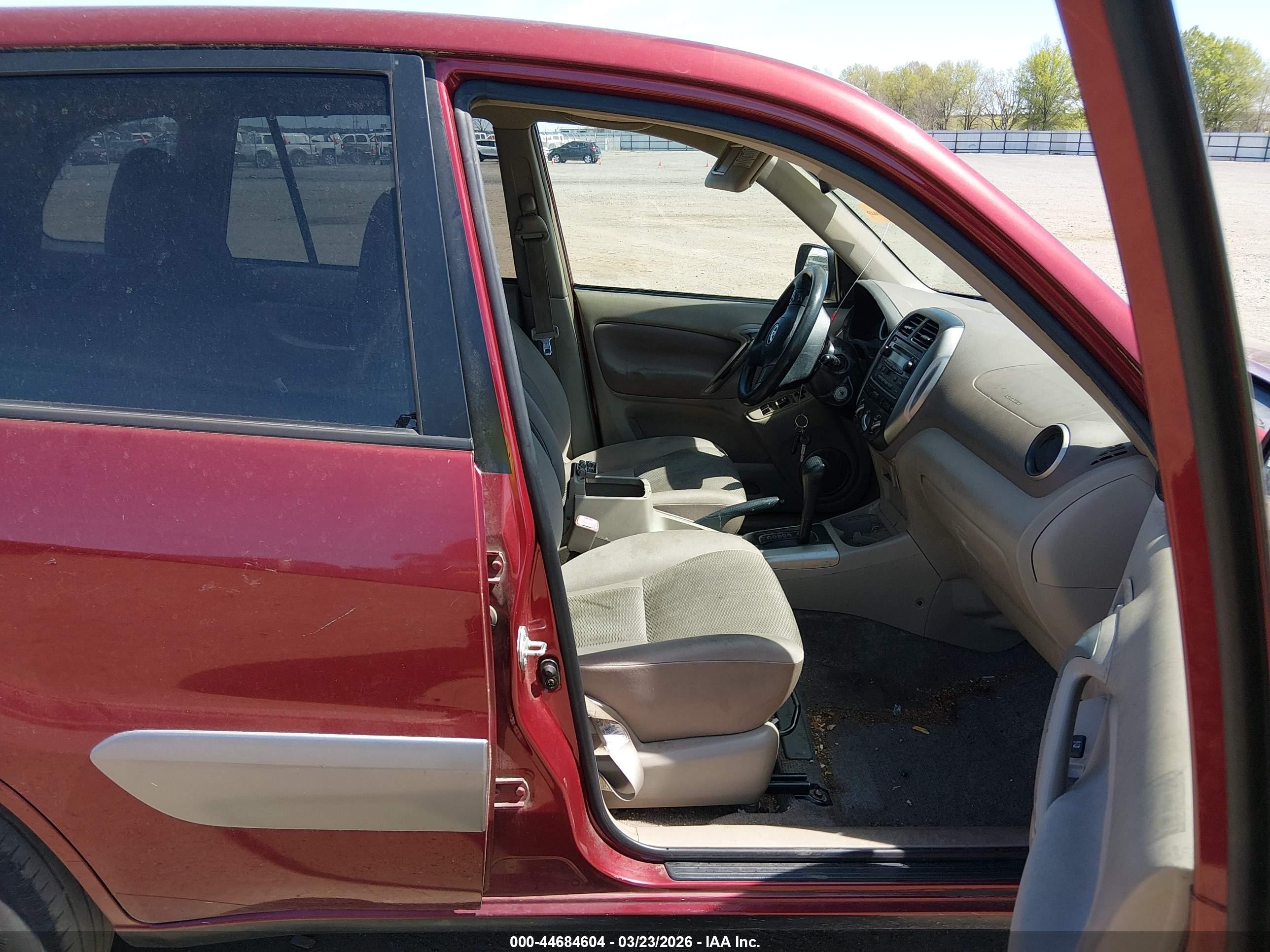 TOYOTA RAV4 image 5