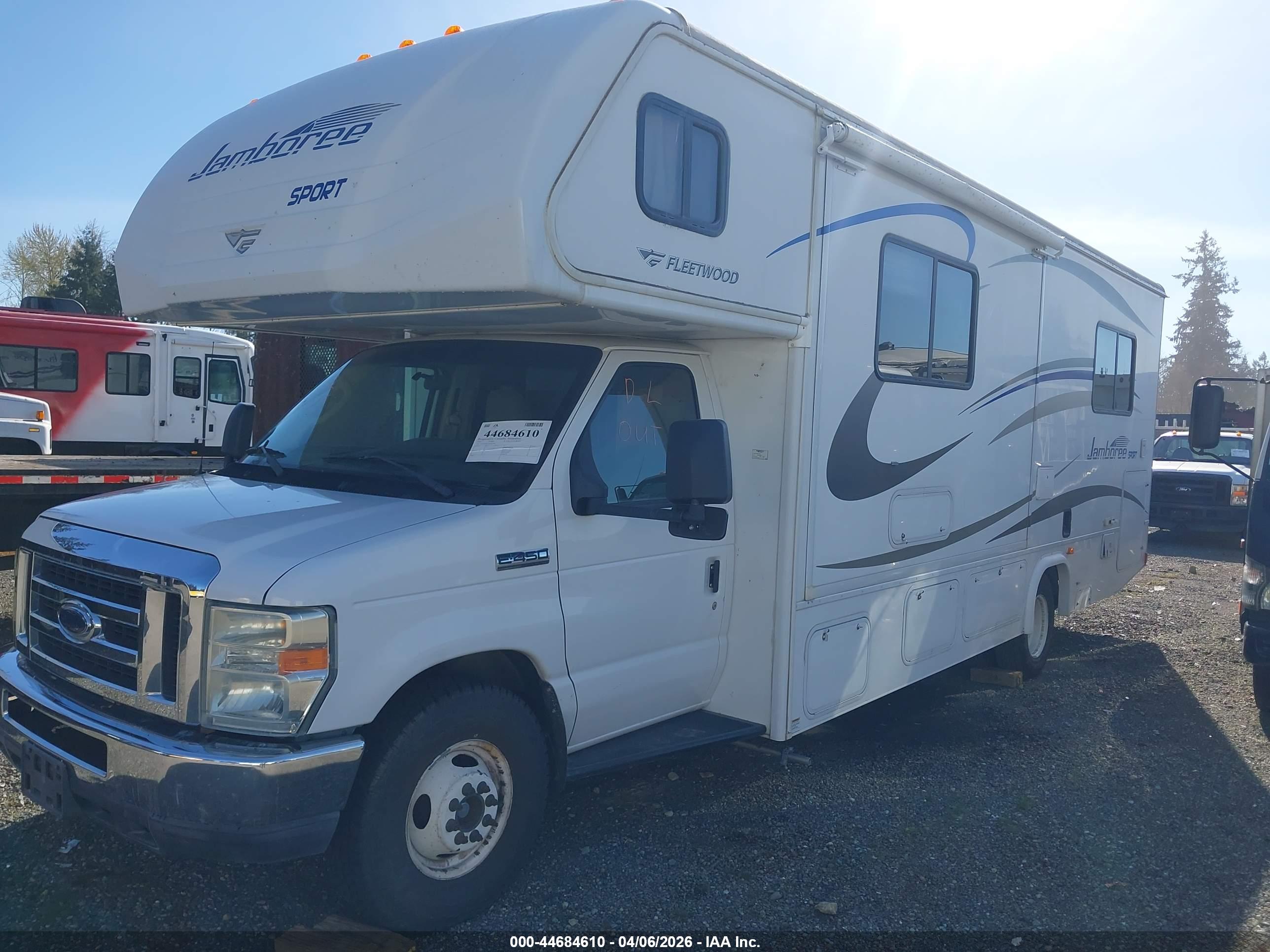 FORD E-450 image 2