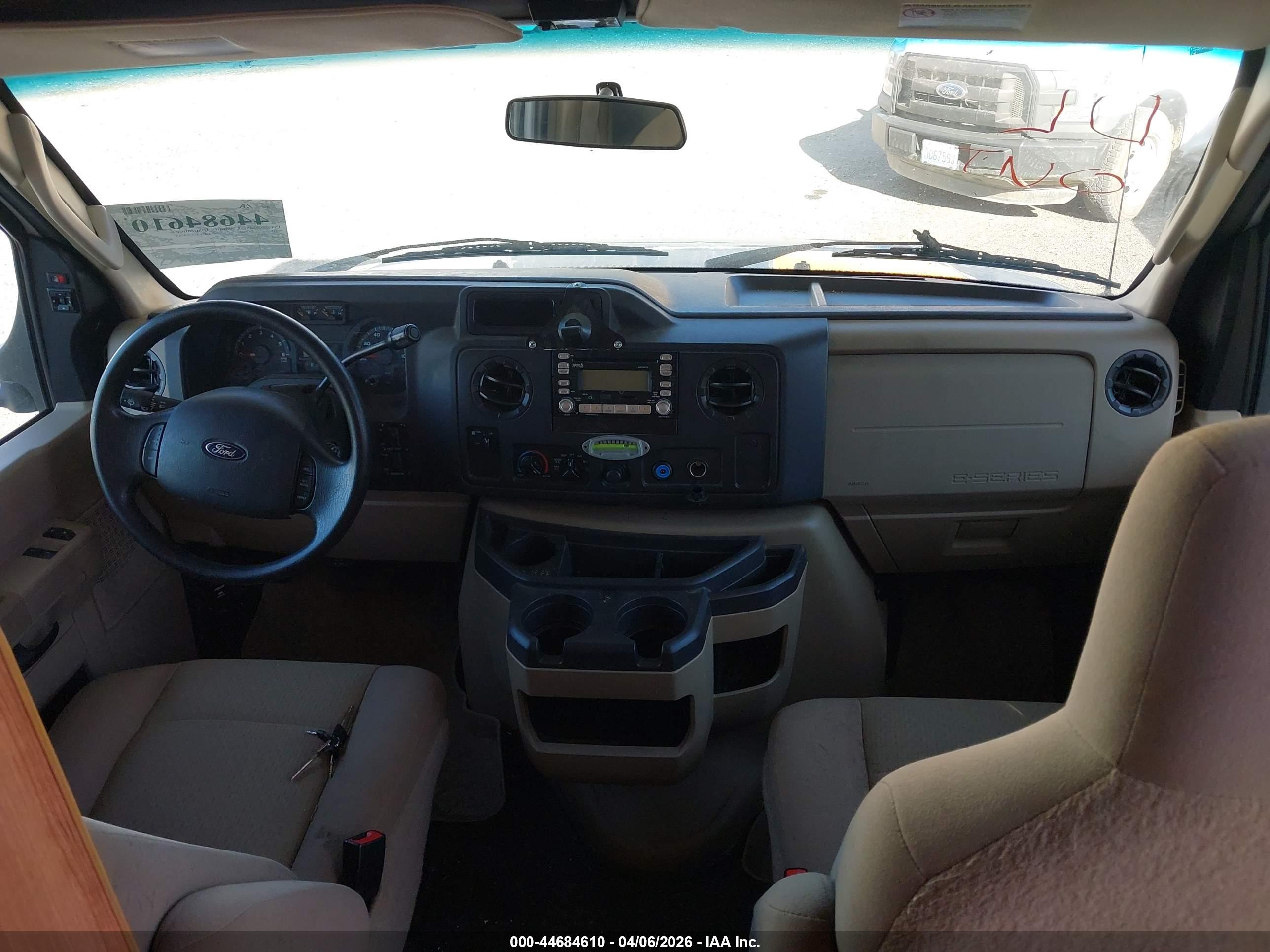 FORD E-450 image 5